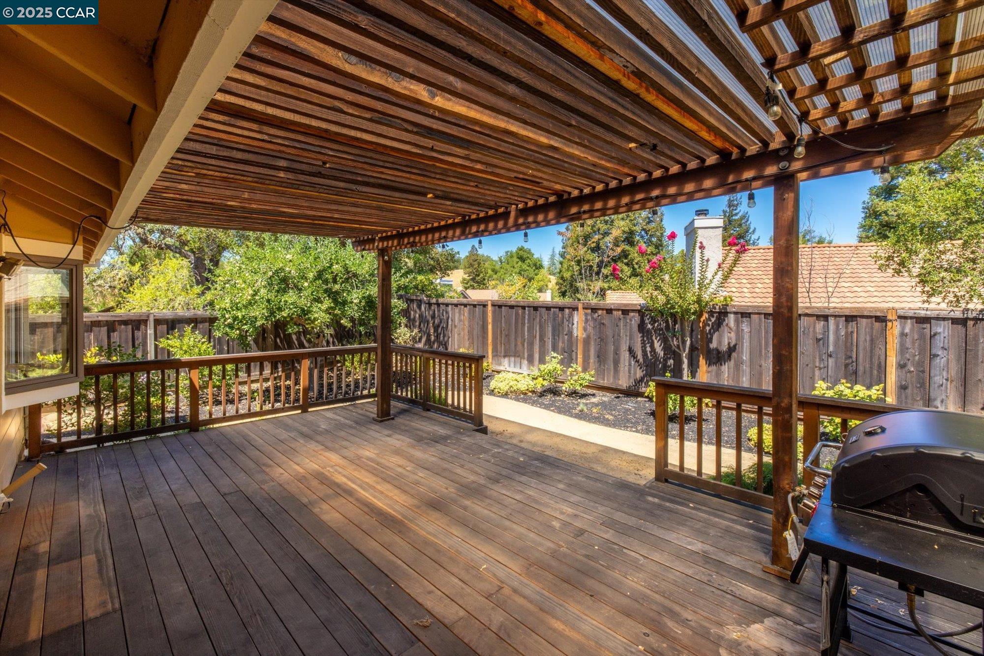 Detail Gallery Image 37 of 41 For 171 Mount Tam Ct, Martinez,  CA 94553 - 4 Beds | 2 Baths