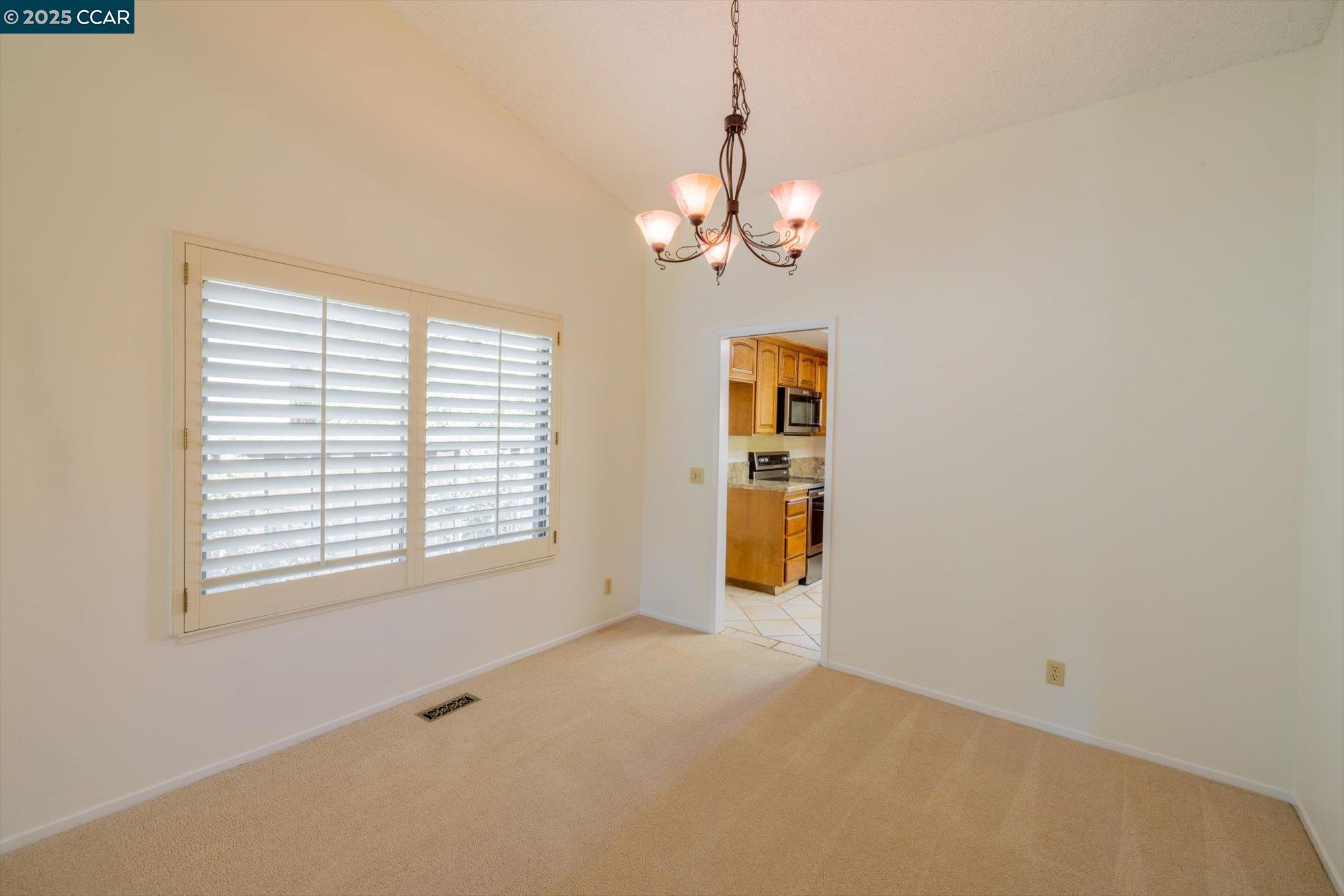 Detail Gallery Image 7 of 41 For 171 Mount Tam Ct, Martinez,  CA 94553 - 4 Beds | 2 Baths