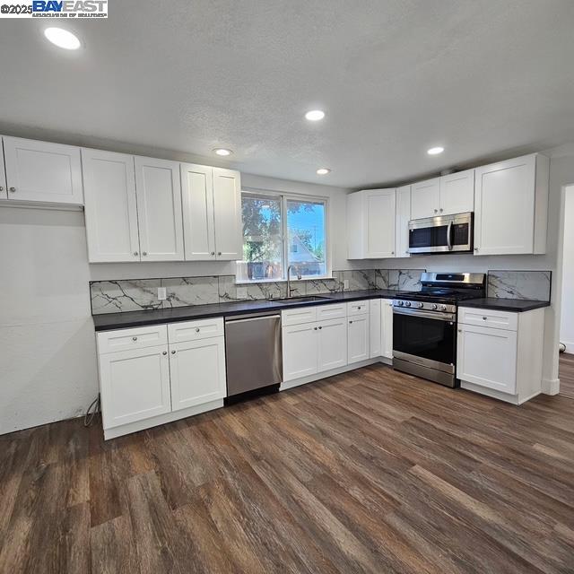 Detail Gallery Image 4 of 10 For 2383 E Sonora St, Stockton,  CA 95205 - 2 Beds | 1 Baths