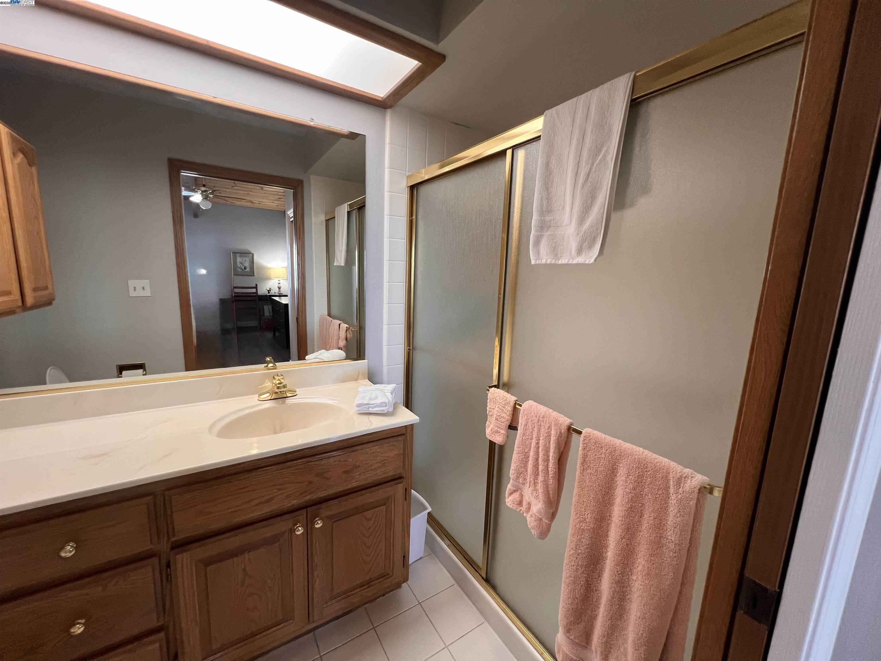 Detail Gallery Image 24 of 52 For 37 Binnacle Hl, Oakland,  CA 94618 - 2 Beds | 2 Baths