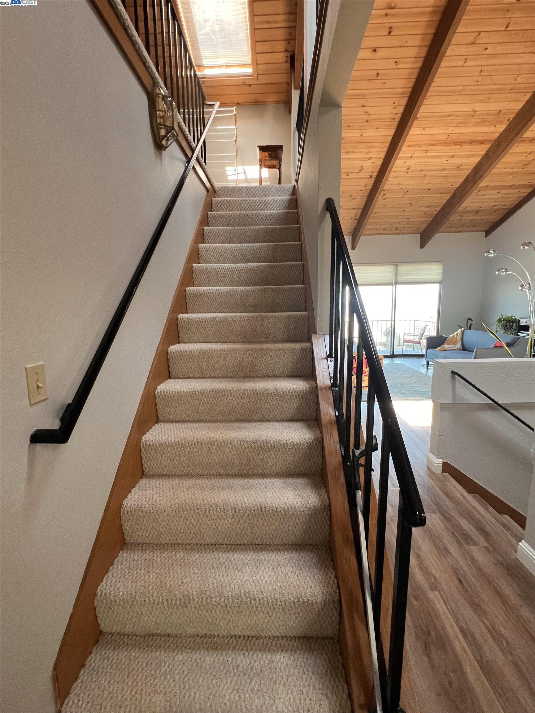 Detail Gallery Image 25 of 52 For 37 Binnacle Hl, Oakland,  CA 94618 - 2 Beds | 2 Baths