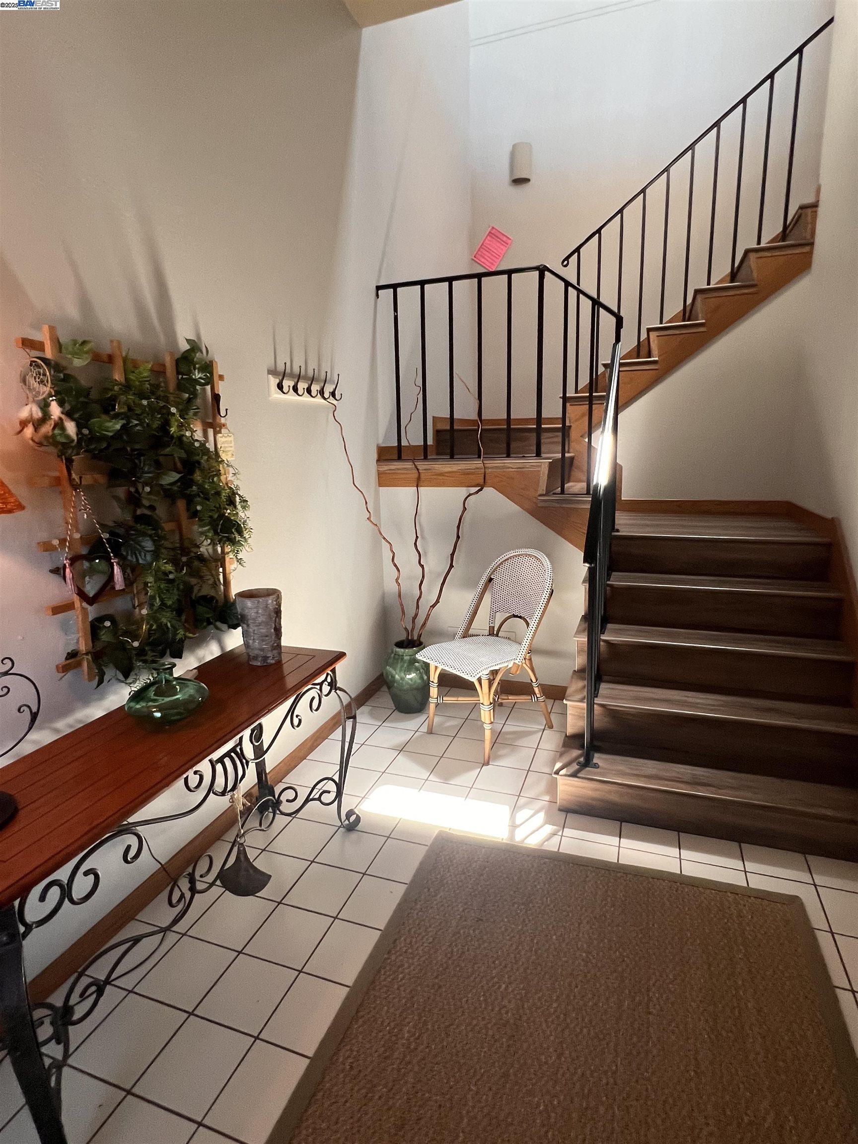 Detail Gallery Image 37 of 52 For 37 Binnacle Hl, Oakland,  CA 94618 - 2 Beds | 2 Baths