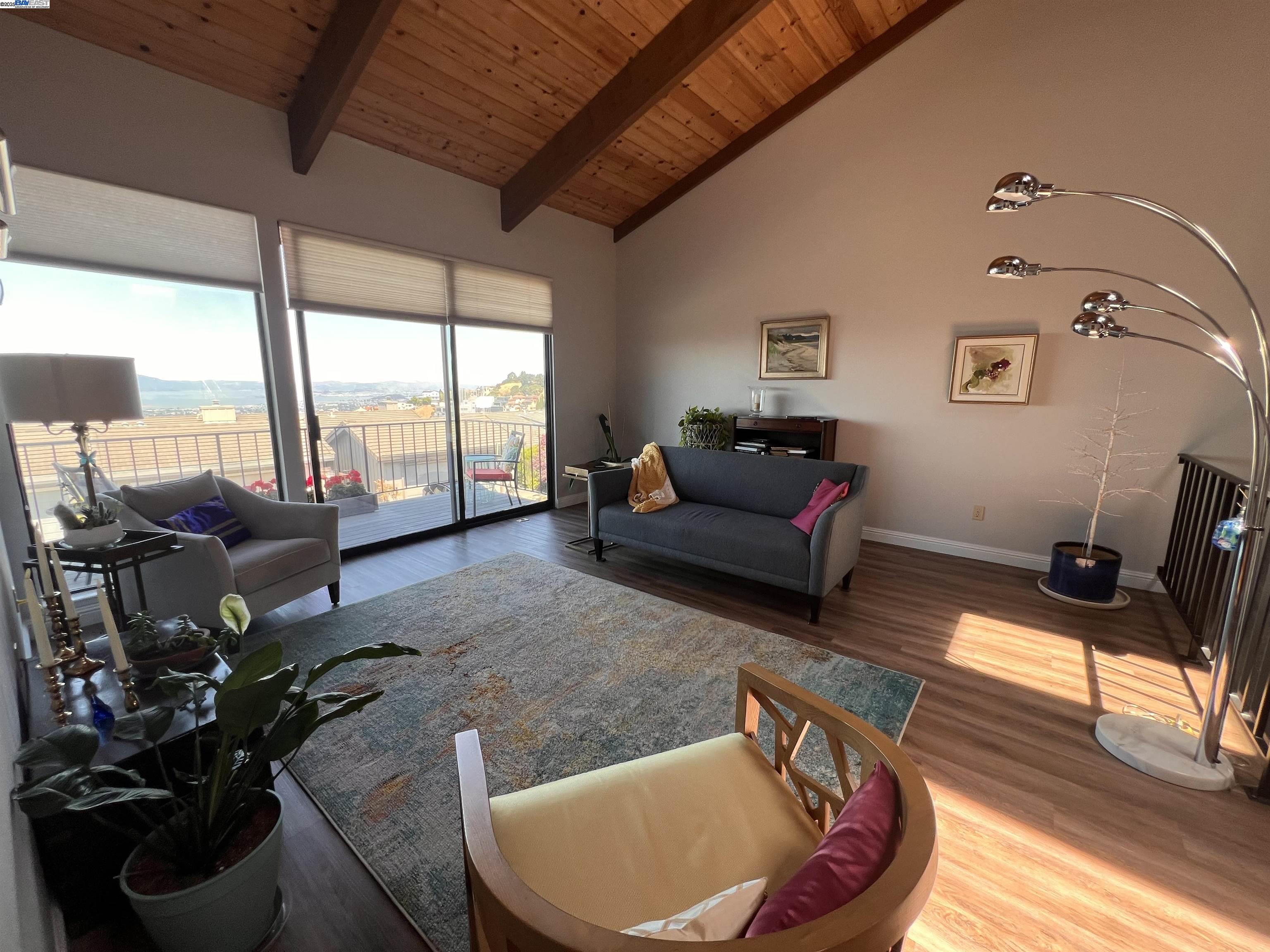 Detail Gallery Image 5 of 52 For 37 Binnacle Hl, Oakland,  CA 94618 - 2 Beds | 2 Baths
