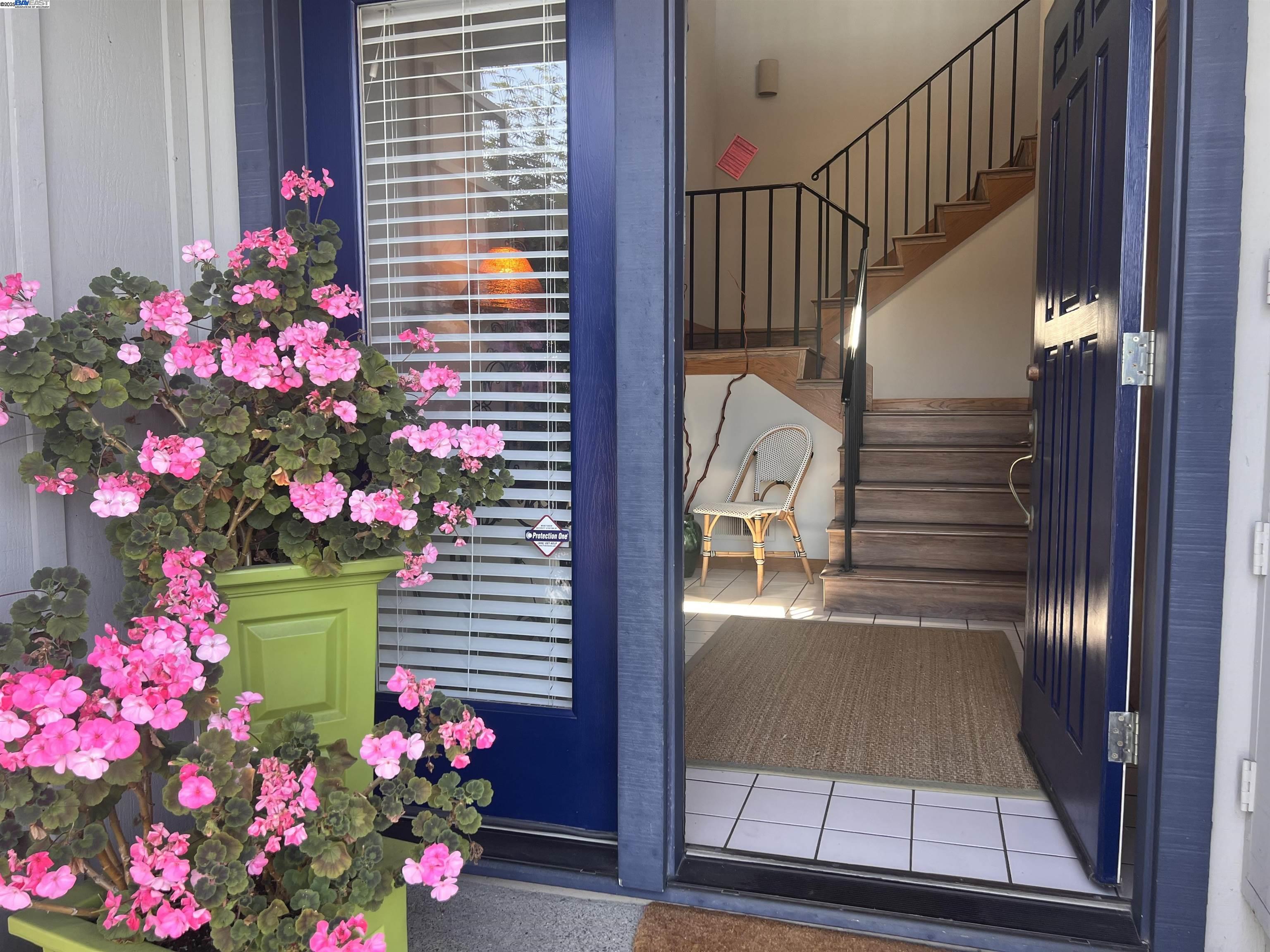 Detail Gallery Image 44 of 52 For 37 Binnacle Hl, Oakland,  CA 94618 - 2 Beds | 2 Baths