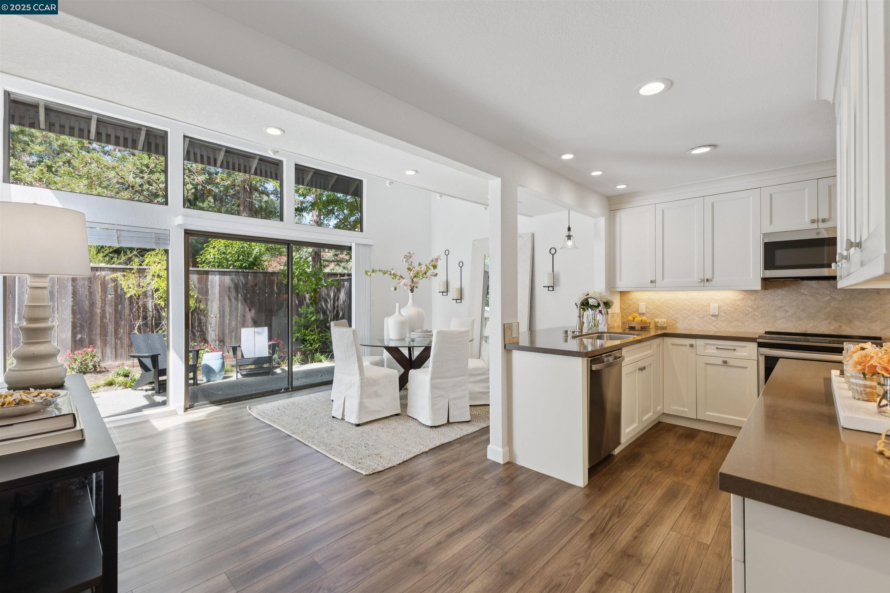 Detail Gallery Image 14 of 28 For 7 Songbird Ct, Lafayette,  CA 94549 - 2 Beds | 2/1 Baths
