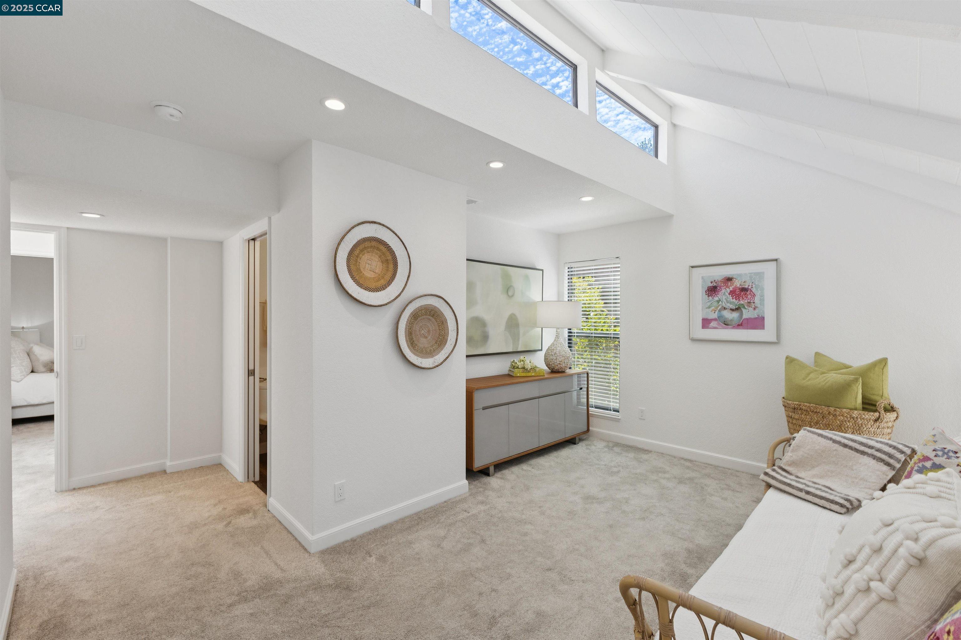 Detail Gallery Image 15 of 28 For 7 Songbird Ct, Lafayette,  CA 94549 - 2 Beds | 2/1 Baths