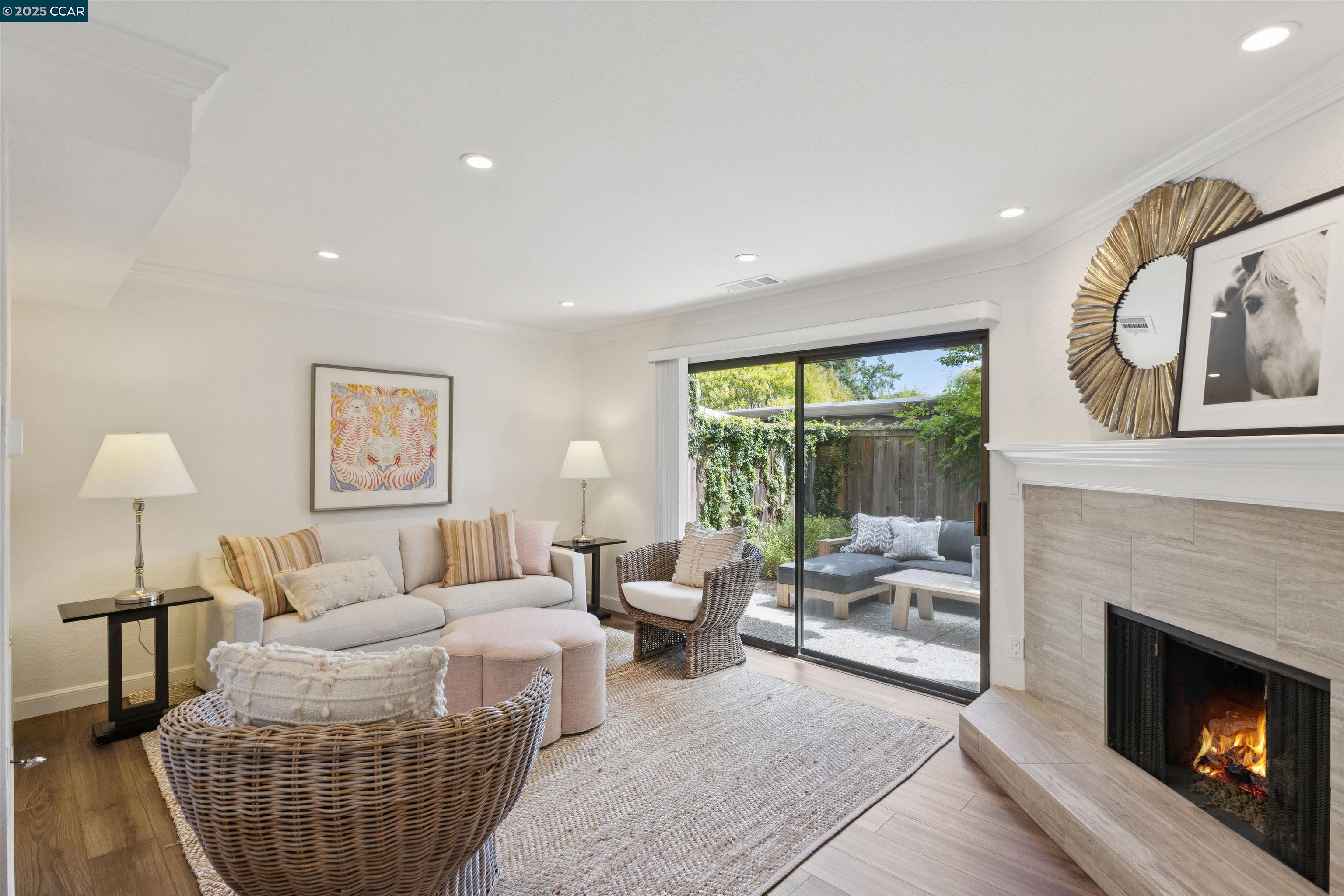Detail Gallery Image 4 of 28 For 7 Songbird Ct, Lafayette,  CA 94549 - 2 Beds | 2/1 Baths