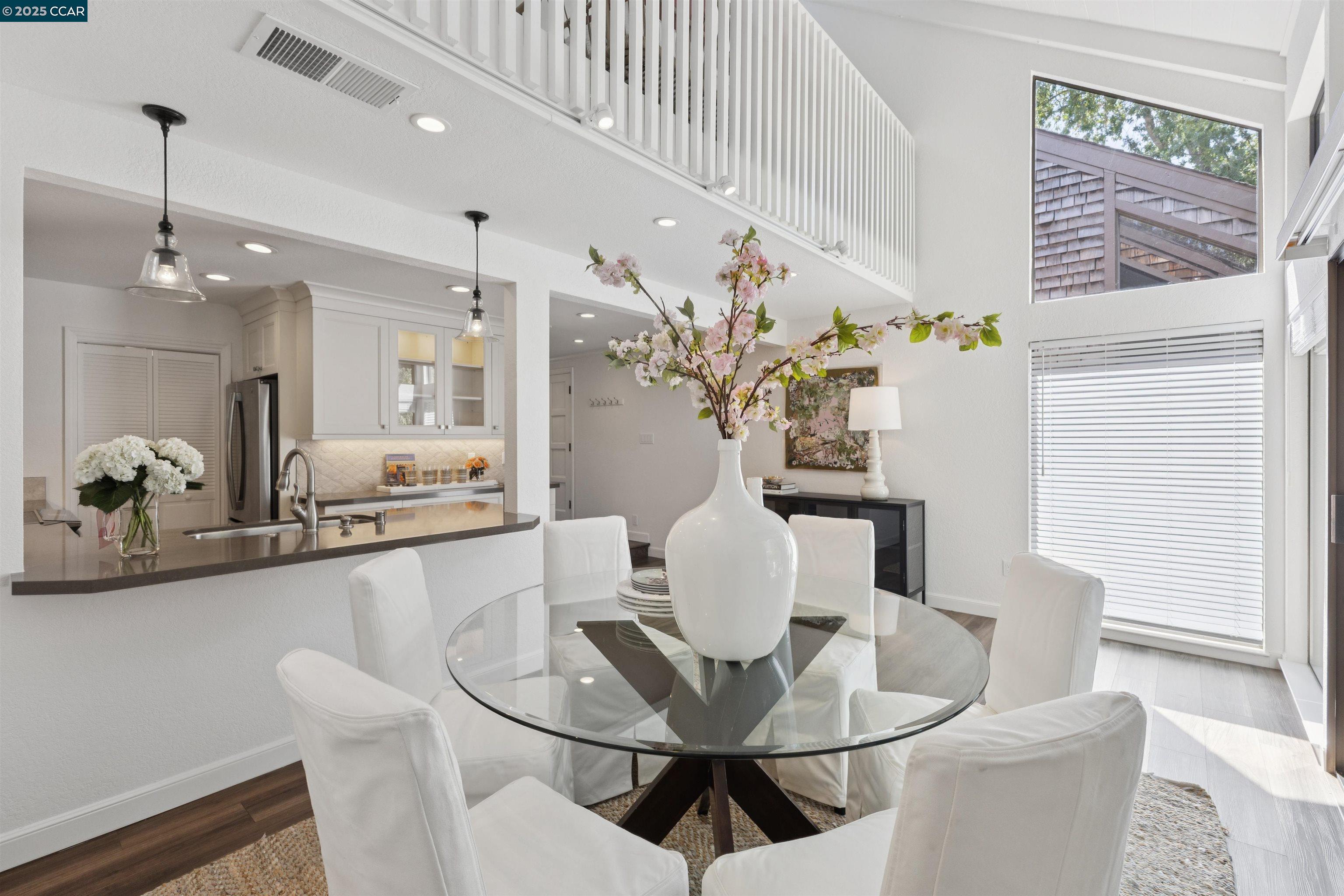 Detail Gallery Image 7 of 28 For 7 Songbird Ct, Lafayette,  CA 94549 - 2 Beds | 2/1 Baths