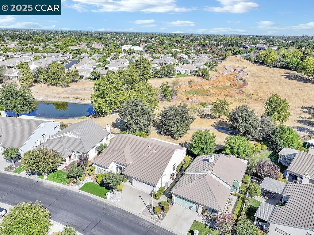 Detail Gallery Image 5 of 47 For 80 Gala Ln, Brentwood,  CA 94513 - 3 Beds | 2/1 Baths