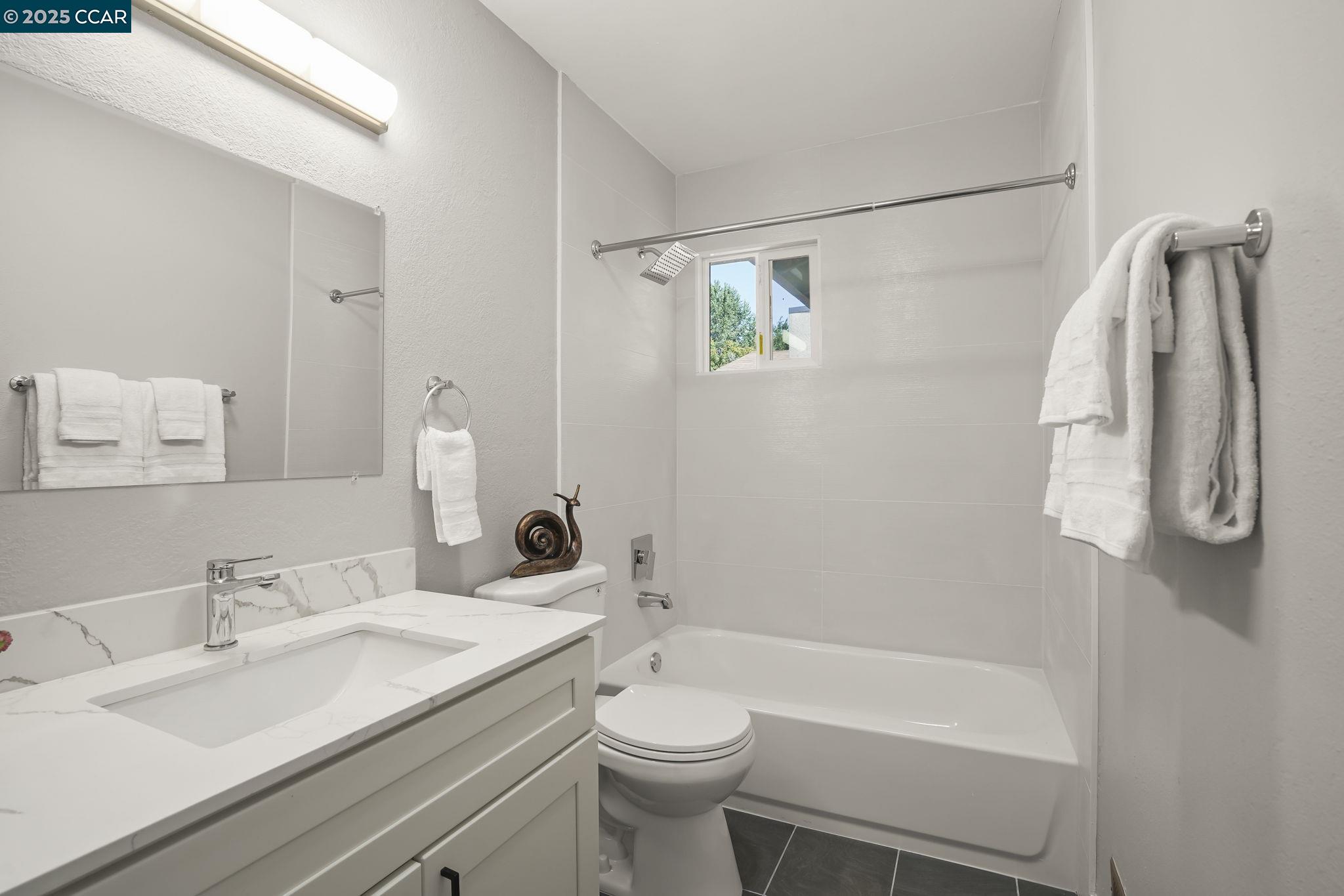 Detail Gallery Image 20 of 27 For 2928 El Monte Way, Antioch,  CA 94509 - 4 Beds | 2 Baths