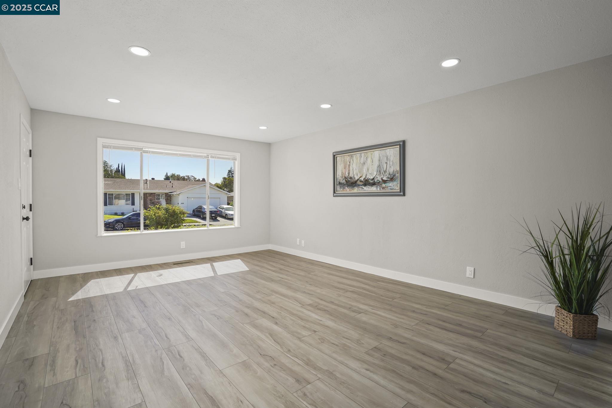 Detail Gallery Image 3 of 27 For 2928 El Monte Way, Antioch,  CA 94509 - 4 Beds | 2 Baths