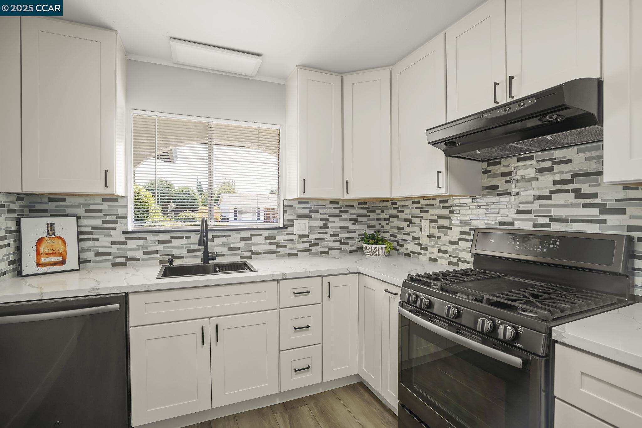 Detail Gallery Image 7 of 27 For 2928 El Monte Way, Antioch,  CA 94509 - 4 Beds | 2 Baths