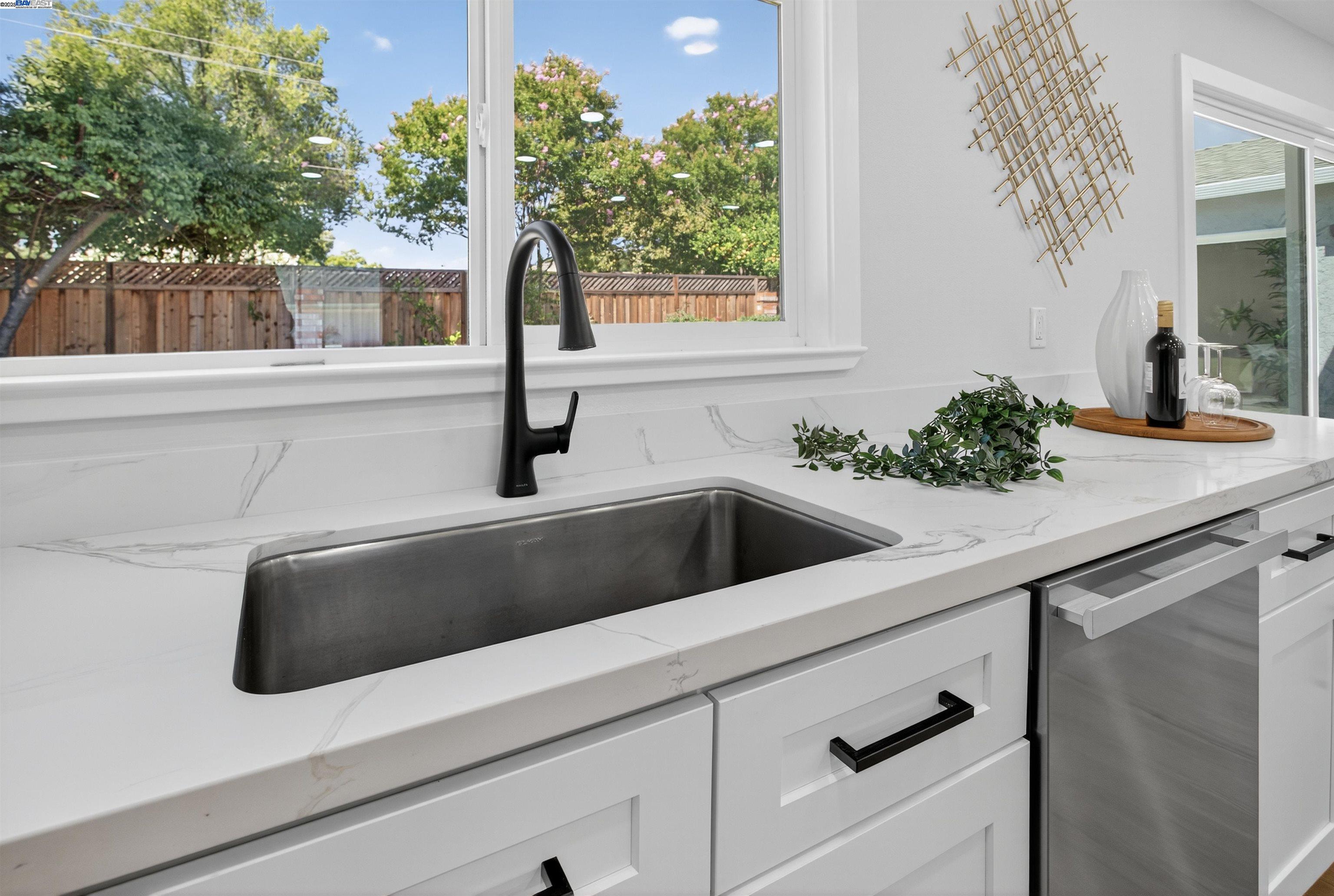 Detail Gallery Image 15 of 42 For 4217 Waycross Ct, Pleasanton,  CA 94566 - 4 Beds | 2/1 Baths
