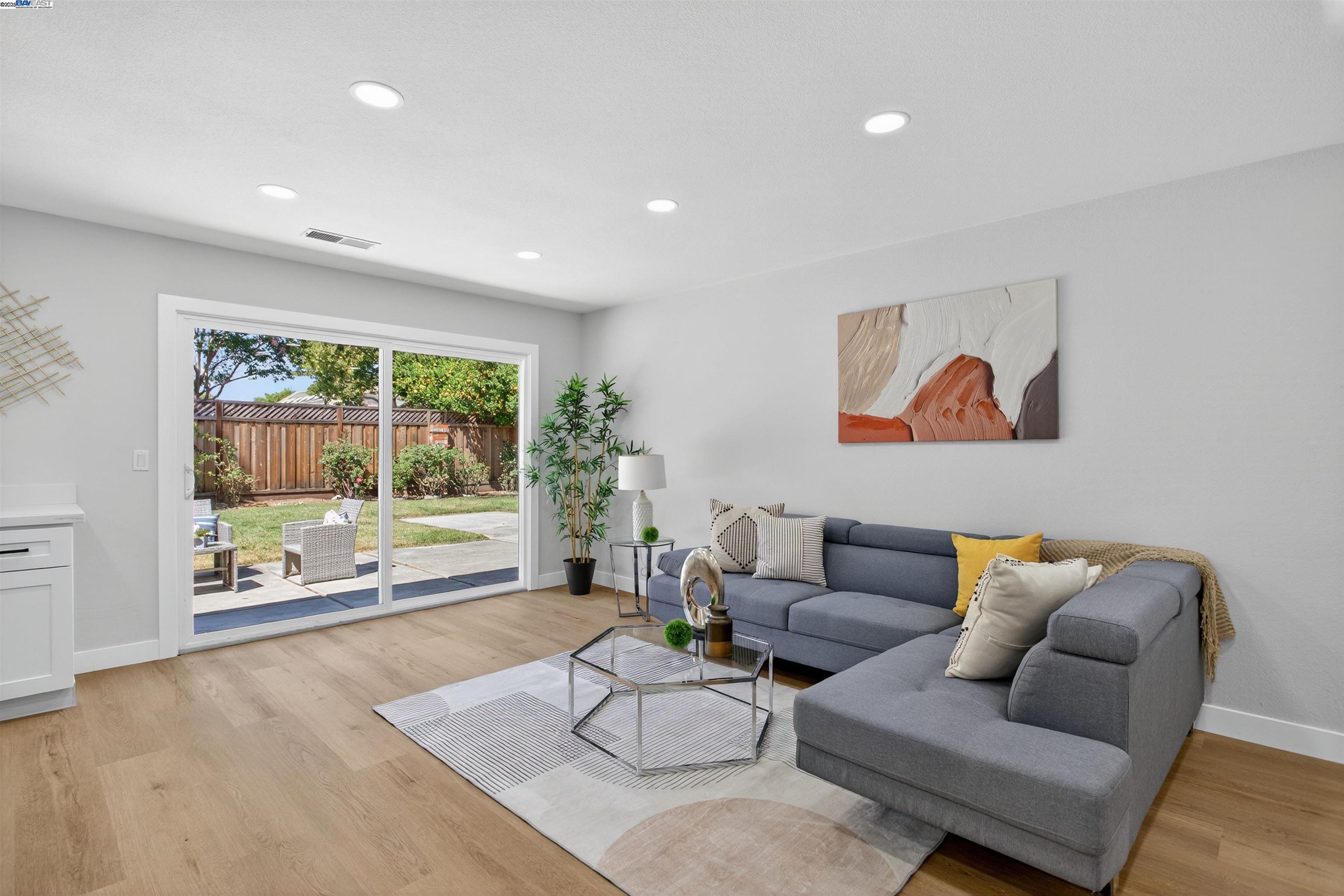 Detail Gallery Image 17 of 42 For 4217 Waycross Ct, Pleasanton,  CA 94566 - 4 Beds | 2/1 Baths