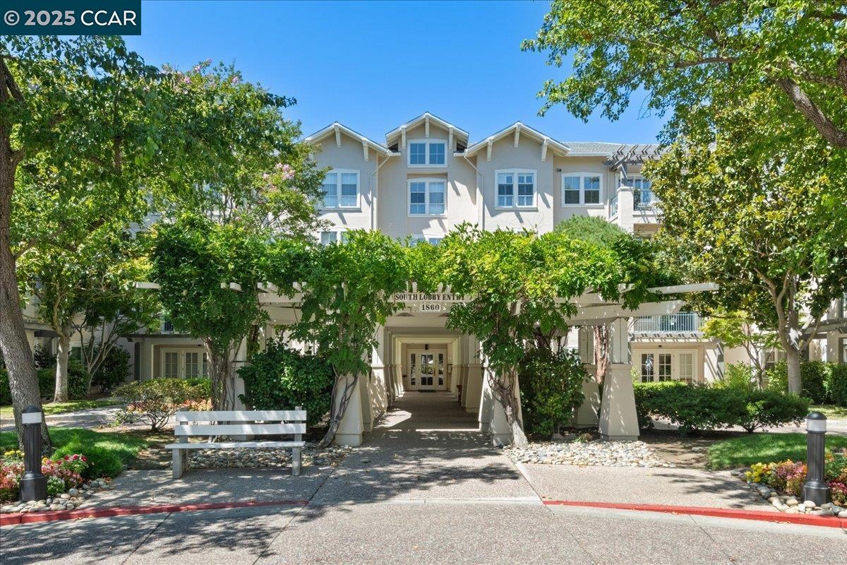 Detail Gallery Image 1 of 1 For 1860 Tice Creek Dr #1354,  Walnut Creek,  CA 94595 - 1 Beds | 1 Baths