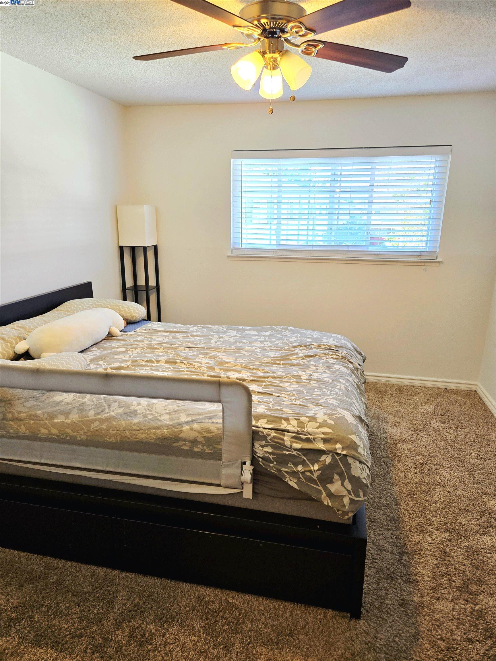 Detail Gallery Image 5 of 9 For 670 Fargo Ave #2,  San Leandro,  CA 94579 - 3 Beds | 2/1 Baths