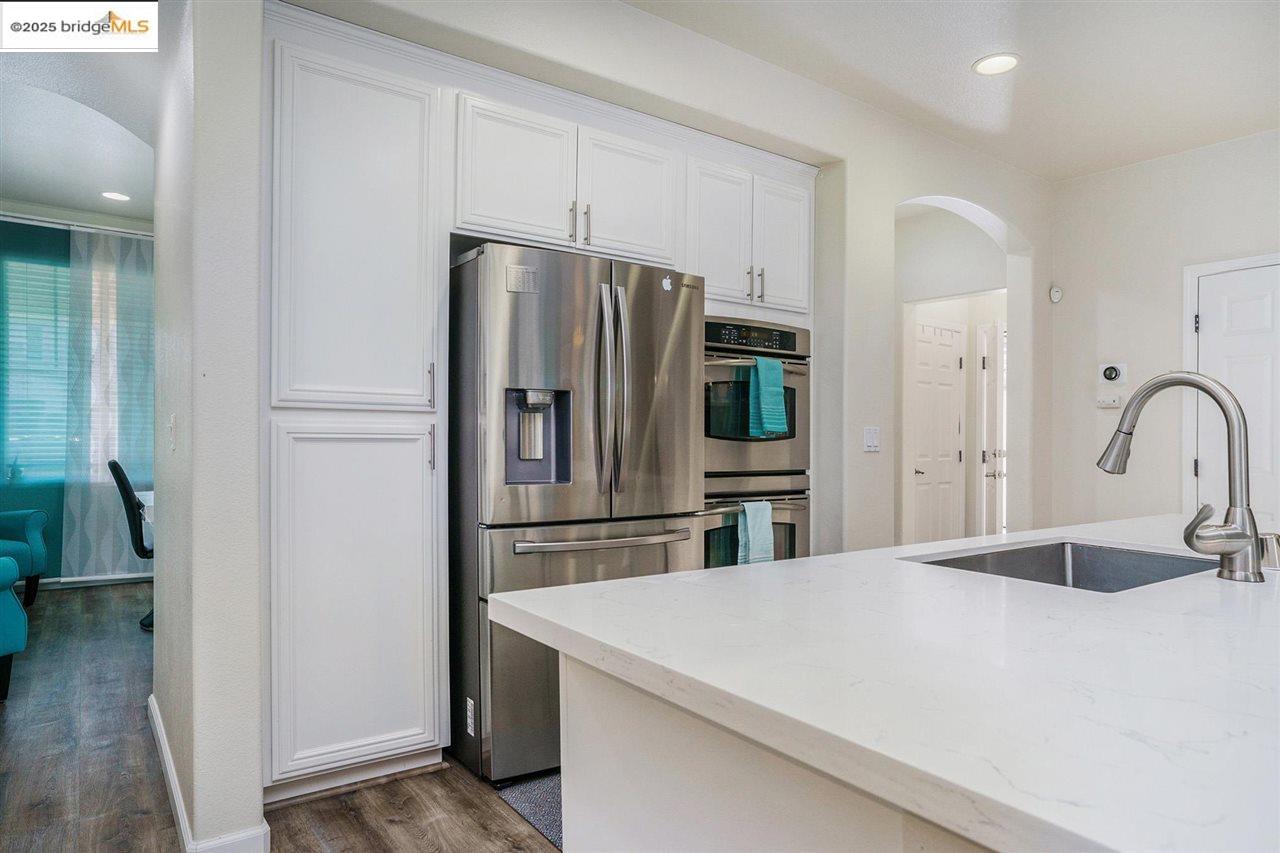 Detail Gallery Image 12 of 38 For 1040 Morning Glory Way, Oakley,  CA 94561 - 5 Beds | 3/1 Baths
