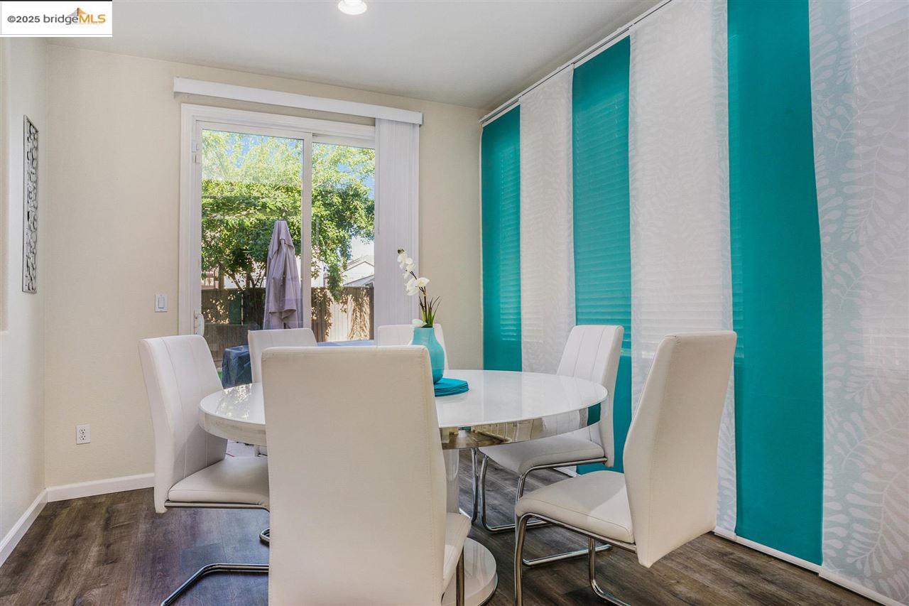 Detail Gallery Image 13 of 38 For 1040 Morning Glory Way, Oakley,  CA 94561 - 5 Beds | 3/1 Baths