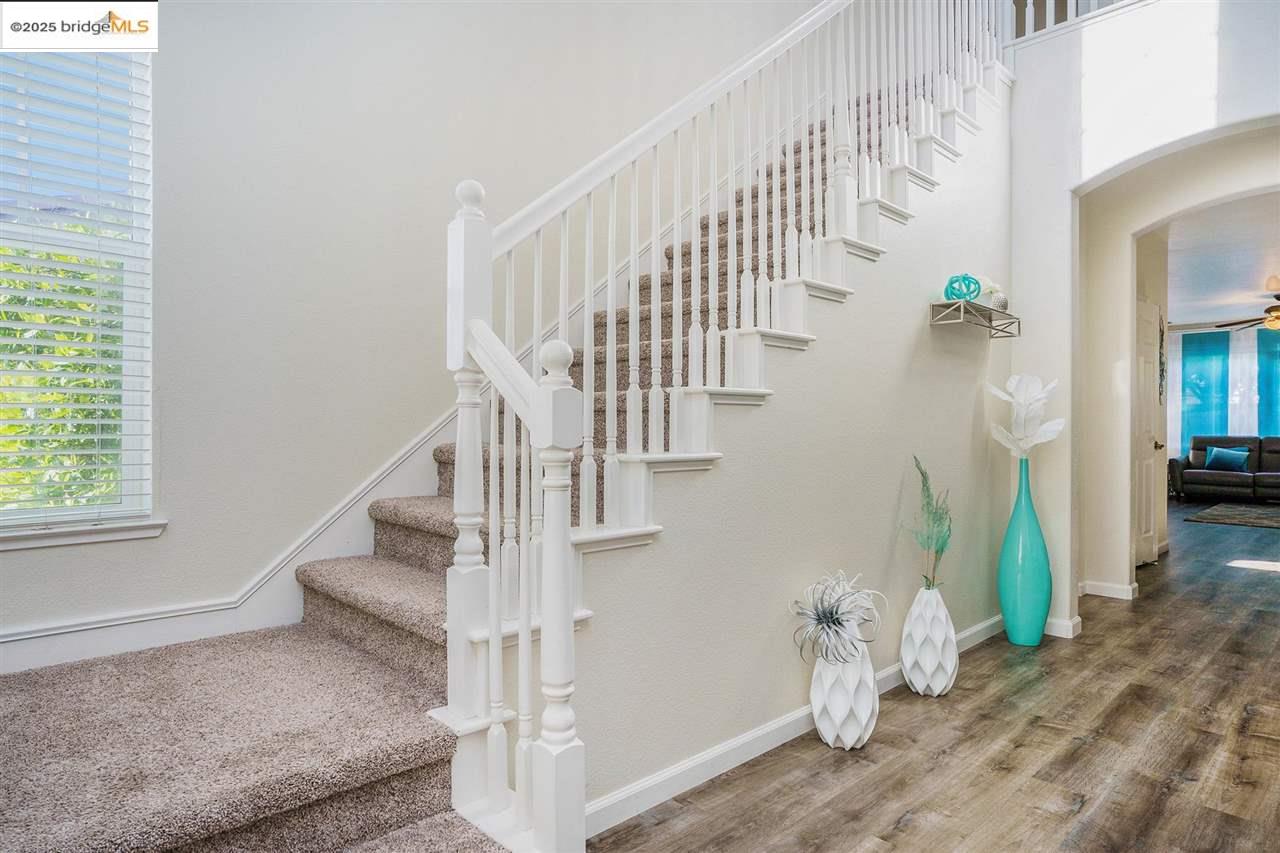 Detail Gallery Image 14 of 38 For 1040 Morning Glory Way, Oakley,  CA 94561 - 5 Beds | 3/1 Baths