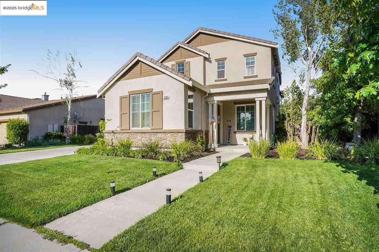 Detail Gallery Image 3 of 38 For 1040 Morning Glory Way, Oakley,  CA 94561 - 5 Beds | 3/1 Baths