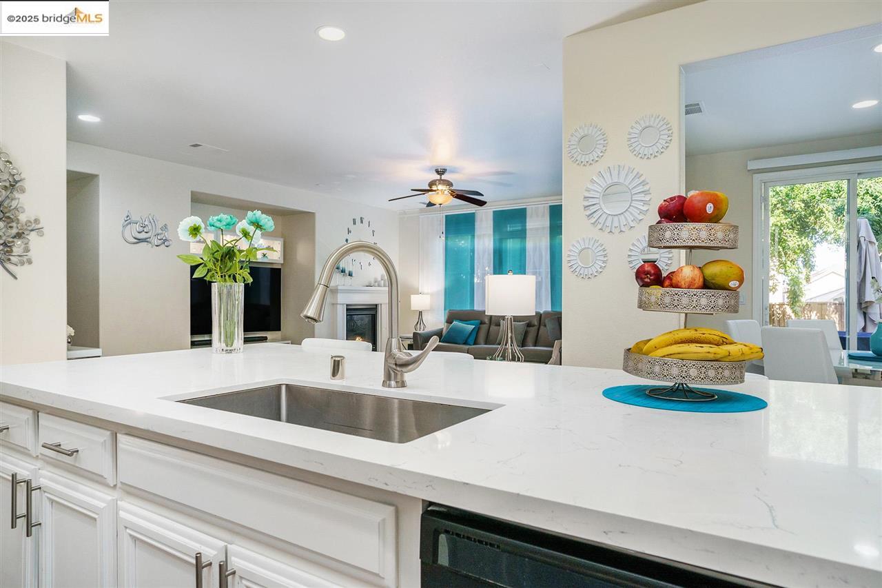 Detail Gallery Image 22 of 38 For 1040 Morning Glory Way, Oakley,  CA 94561 - 5 Beds | 3/1 Baths