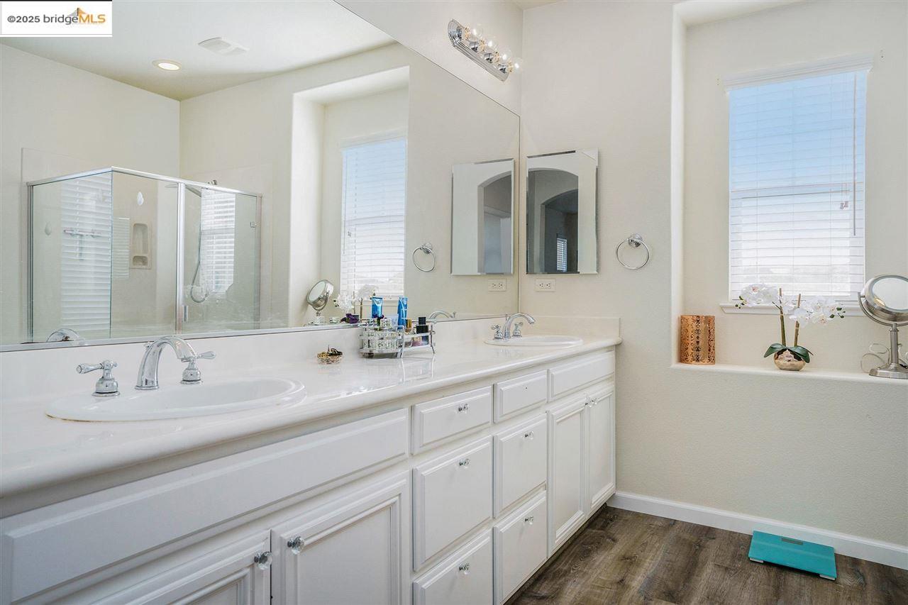 Detail Gallery Image 30 of 38 For 1040 Morning Glory Way, Oakley,  CA 94561 - 5 Beds | 3/1 Baths