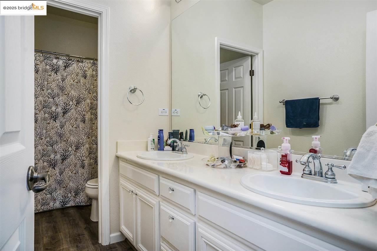Detail Gallery Image 33 of 38 For 1040 Morning Glory Way, Oakley,  CA 94561 - 5 Beds | 3/1 Baths
