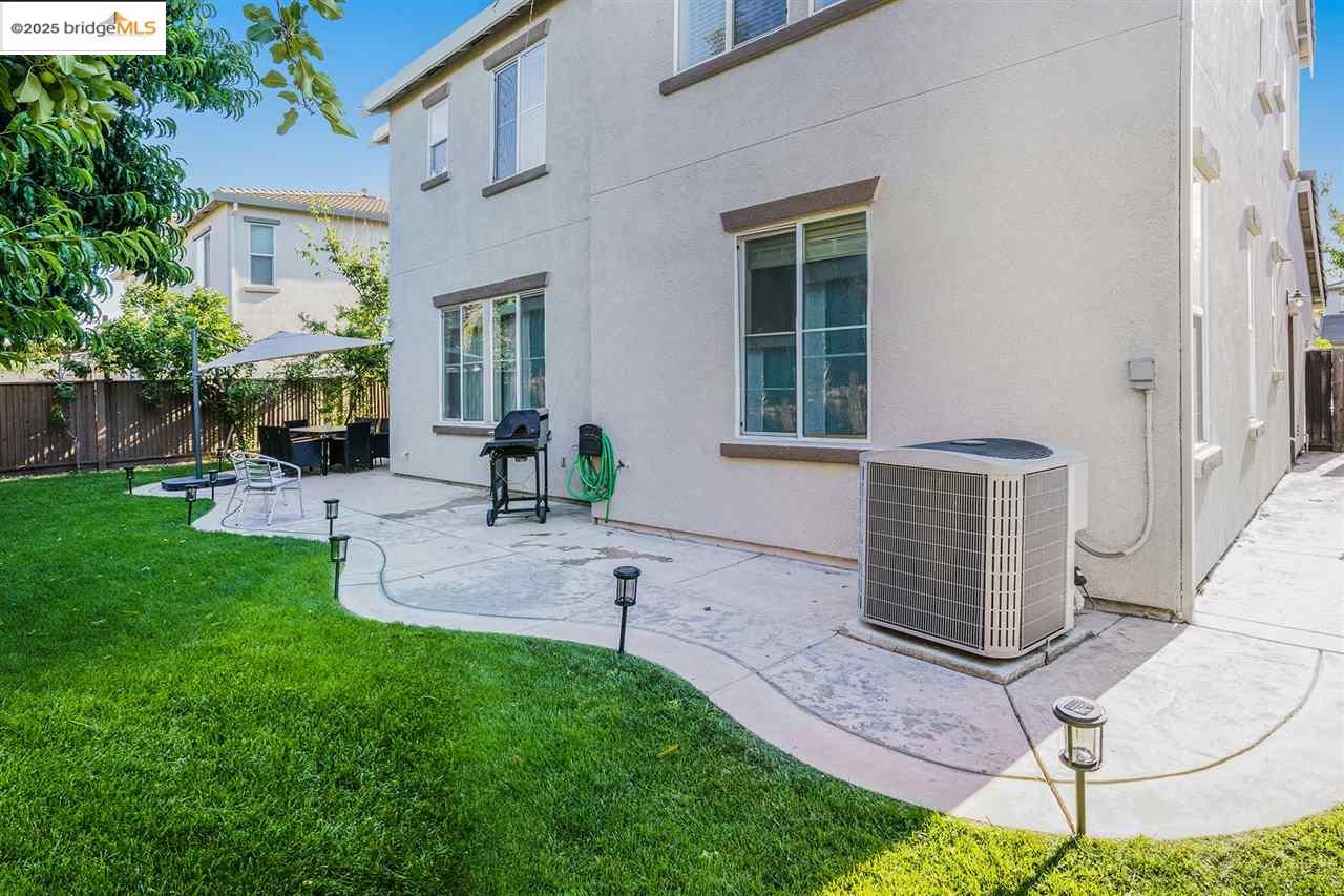 Detail Gallery Image 36 of 38 For 1040 Morning Glory Way, Oakley,  CA 94561 - 5 Beds | 3/1 Baths