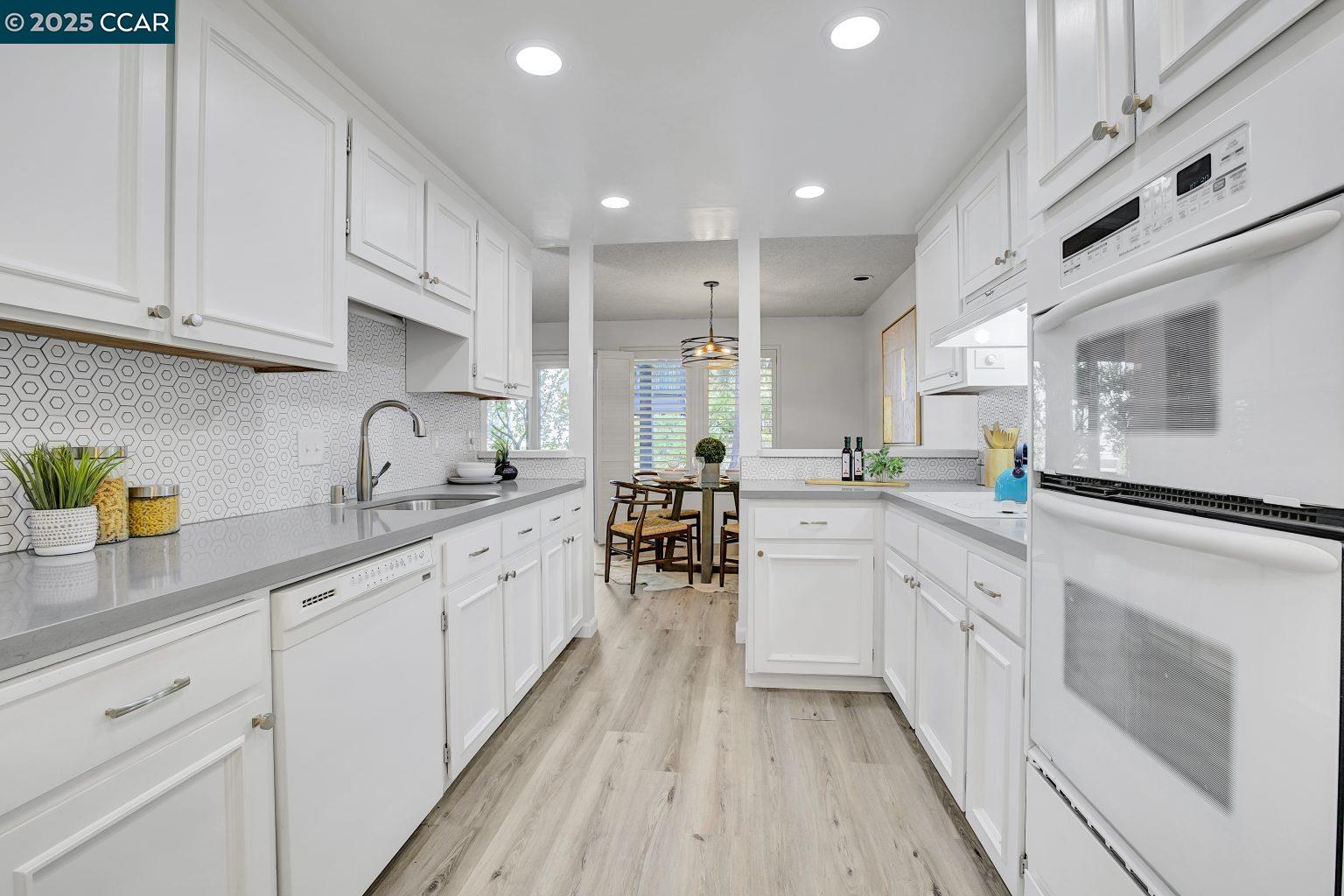 Photo #12: 41108496 Listing: Photo #12