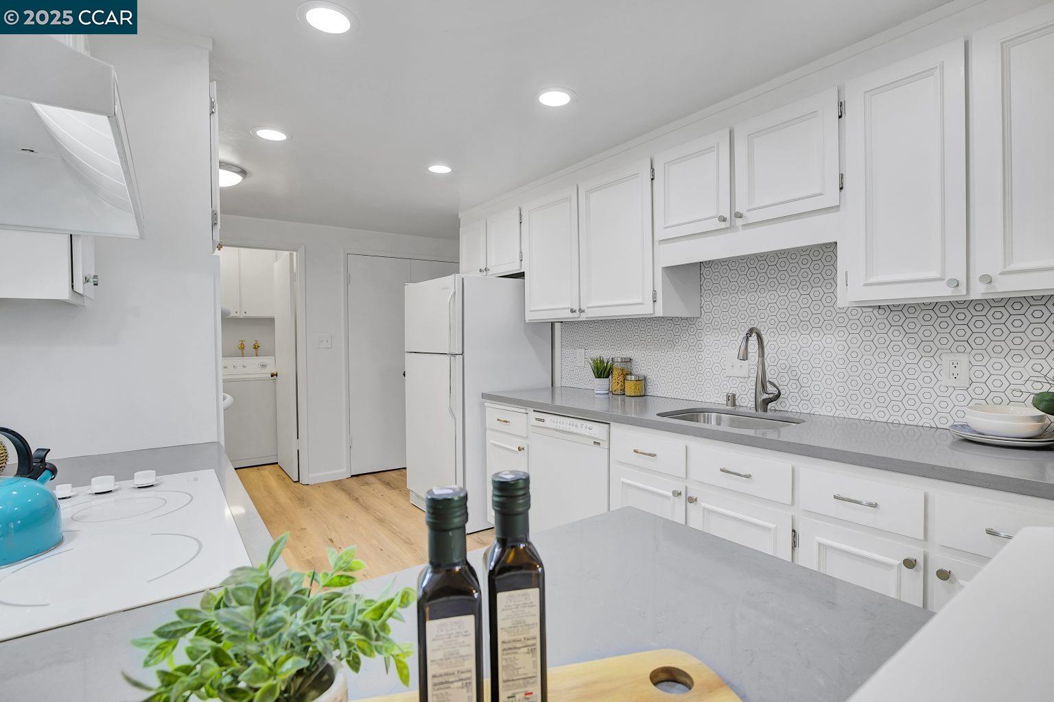 Photo #13: 41108496 Listing: Photo #13