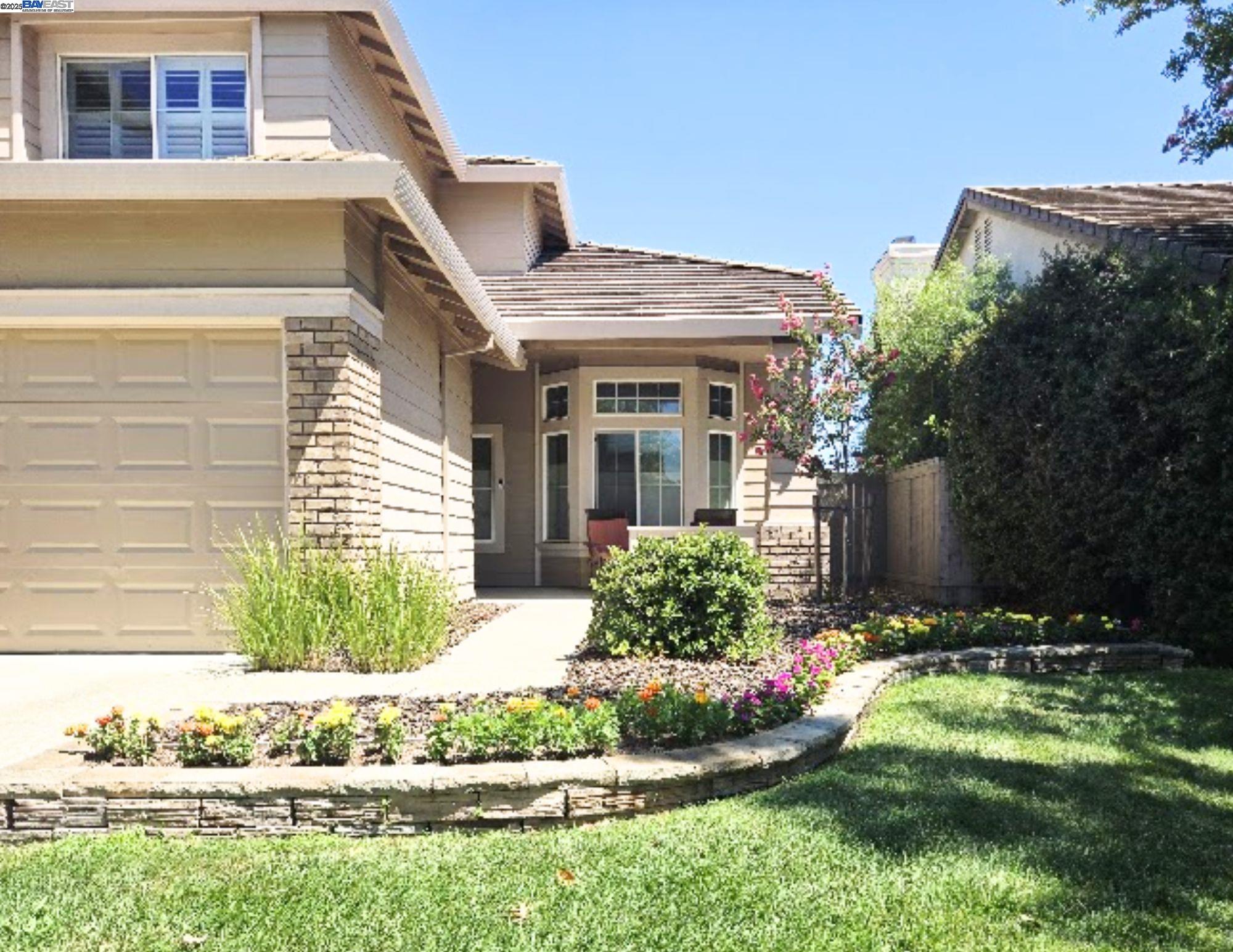 Detail Gallery Image 2 of 32 For 1469 Mayfield Street, Sacramento,  CA 95835 - 4 Beds | 3 Baths