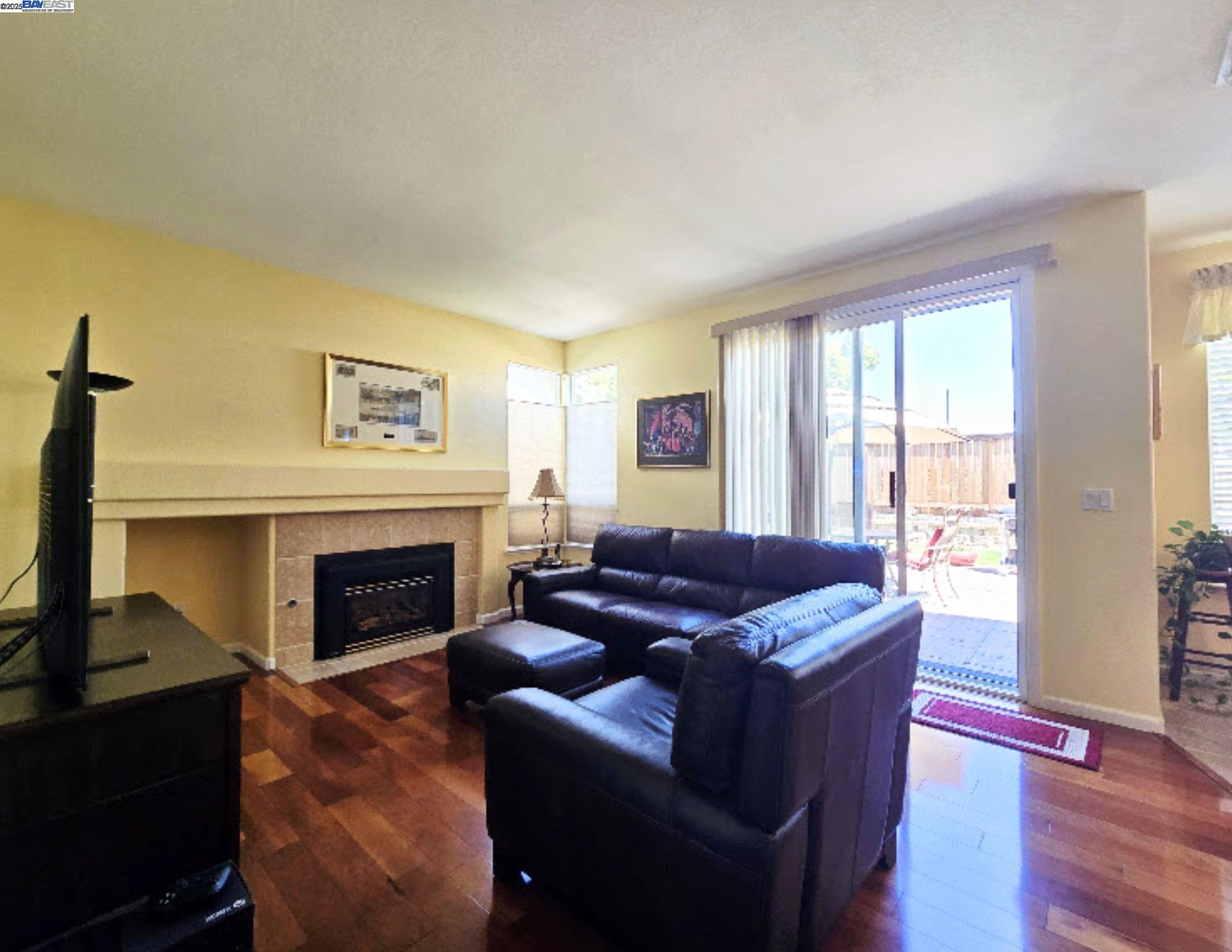 Detail Gallery Image 11 of 32 For 1469 Mayfield Street, Sacramento,  CA 95835 - 4 Beds | 3 Baths