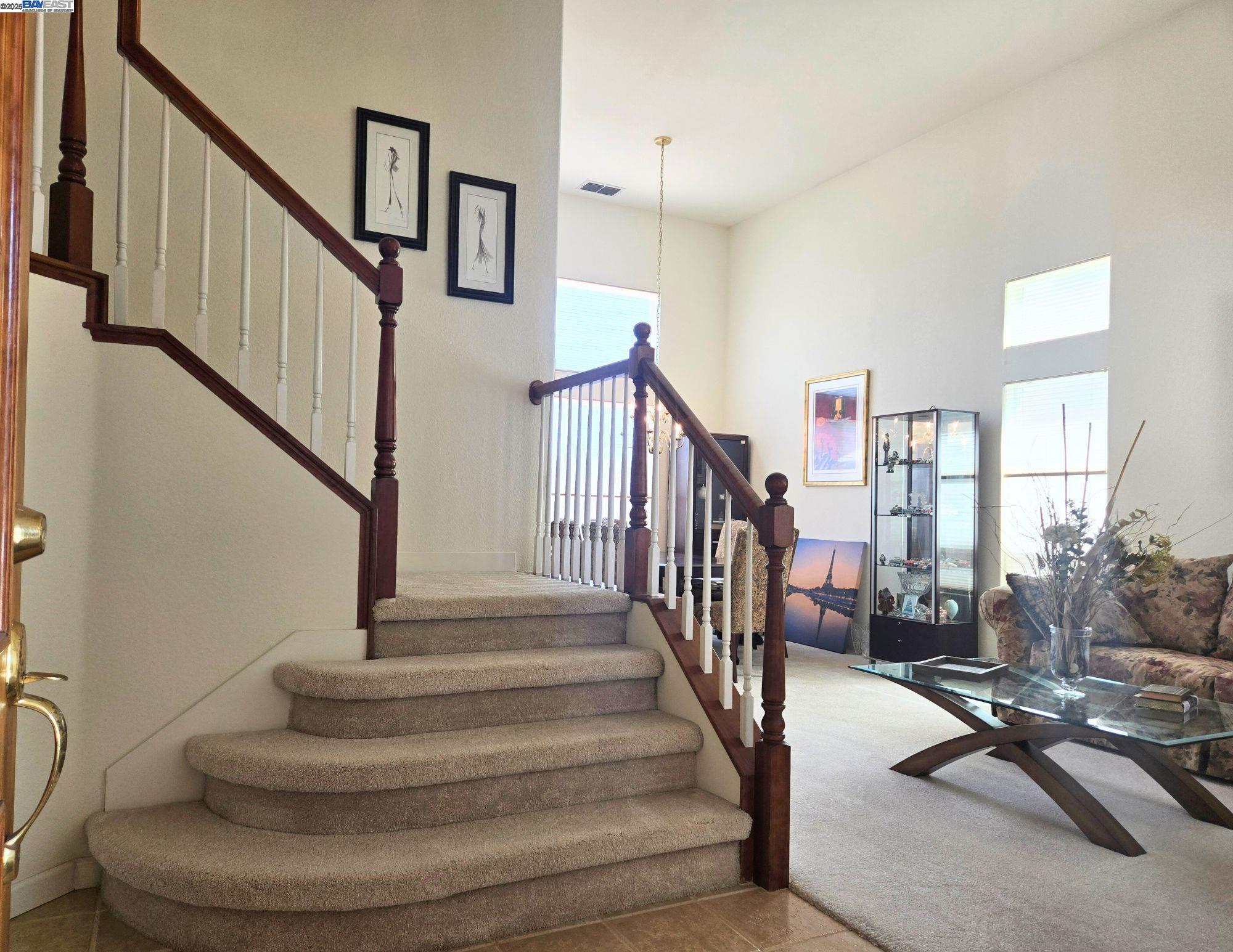 Detail Gallery Image 4 of 32 For 1469 Mayfield Street, Sacramento,  CA 95835 - 4 Beds | 3 Baths