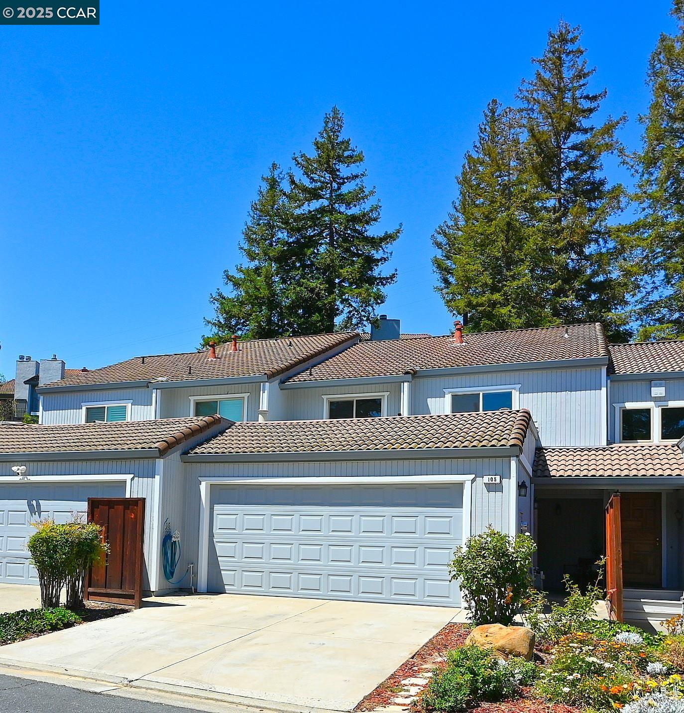 Detail Gallery Image 1 of 45 For 105 via Cabrera Lane, Martinez,  CA 94553 - 3 Beds | 2/1 Baths