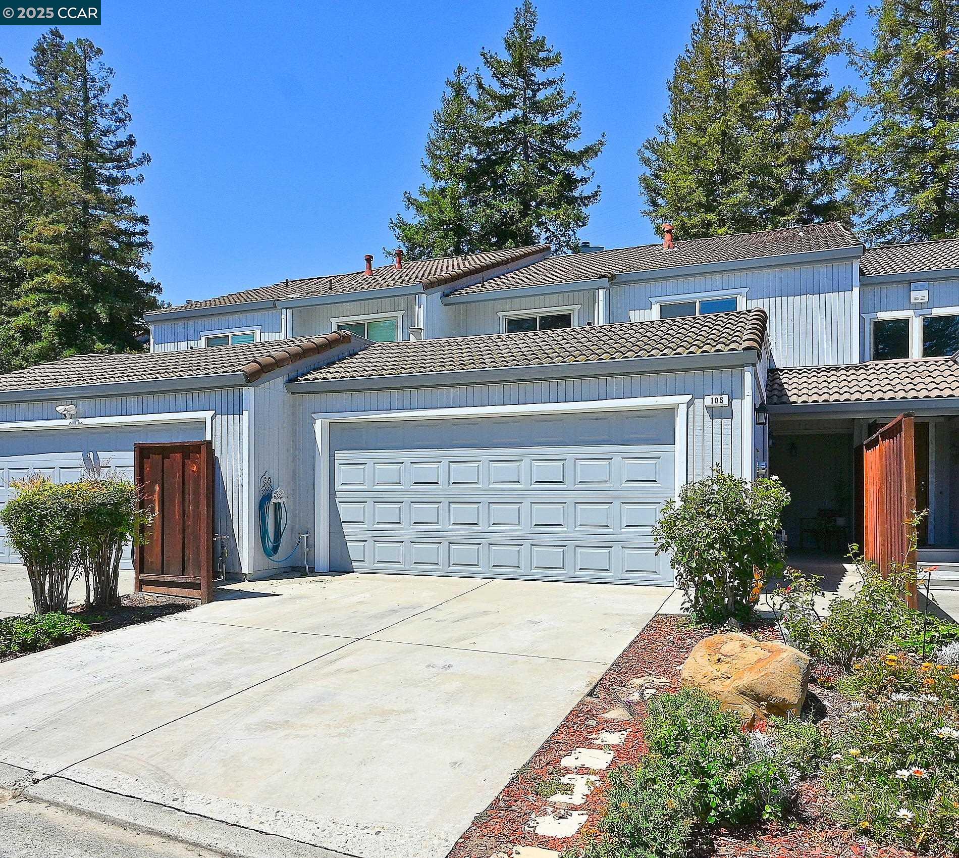 Detail Gallery Image 2 of 45 For 105 via Cabrera Lane, Martinez,  CA 94553 - 3 Beds | 2/1 Baths