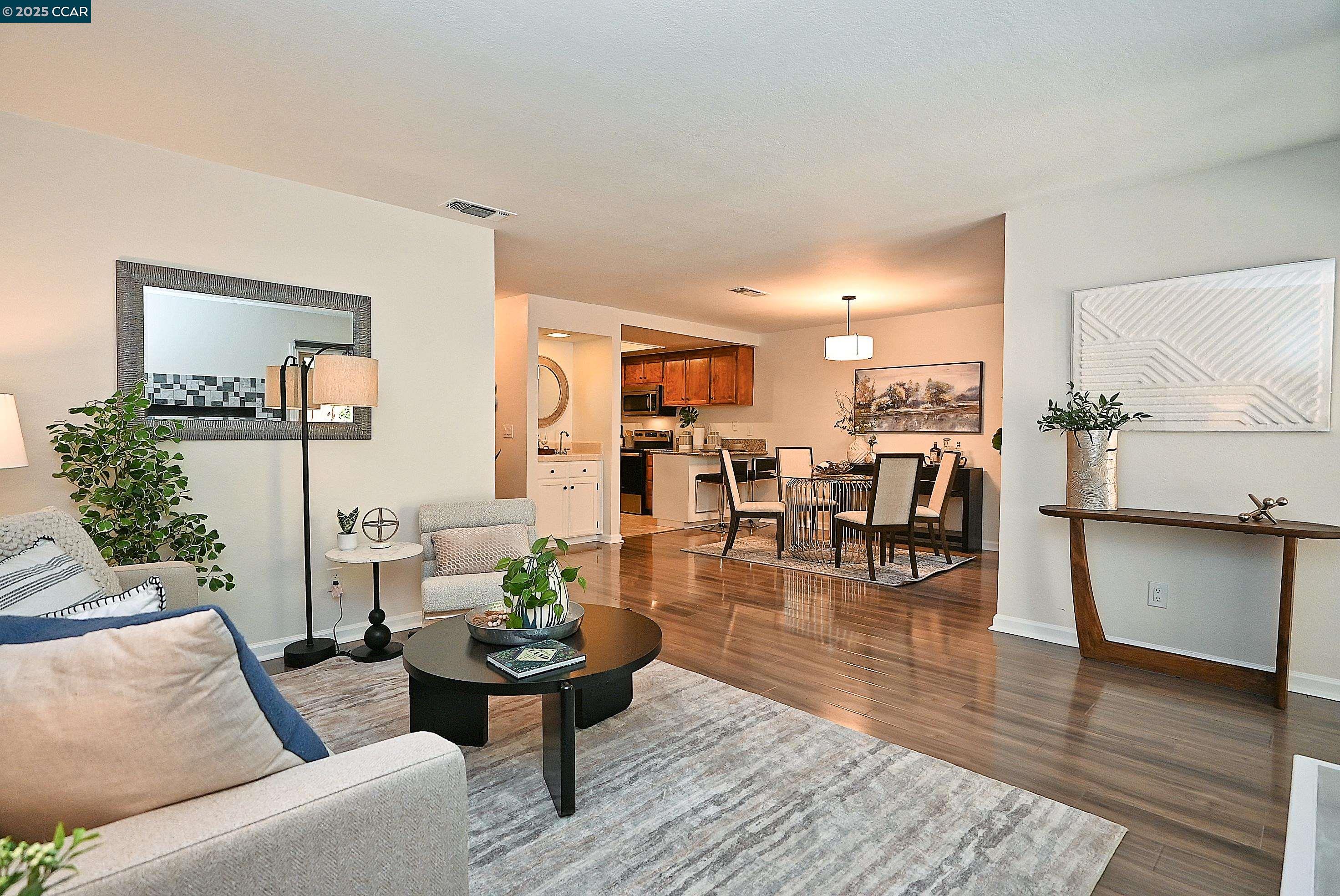 Detail Gallery Image 11 of 45 For 105 via Cabrera Lane, Martinez,  CA 94553 - 3 Beds | 2/1 Baths