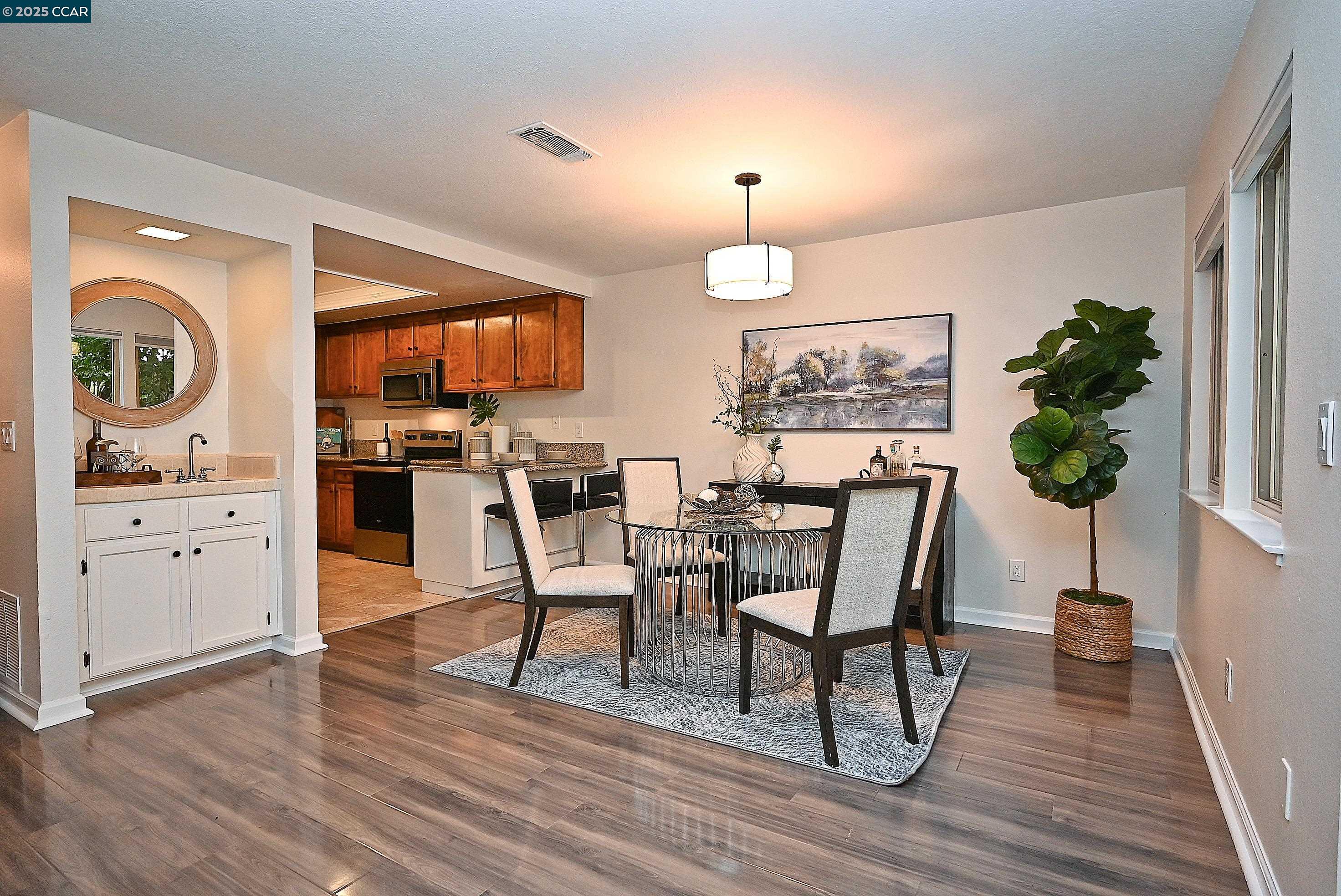 Detail Gallery Image 13 of 45 For 105 via Cabrera Lane, Martinez,  CA 94553 - 3 Beds | 2/1 Baths