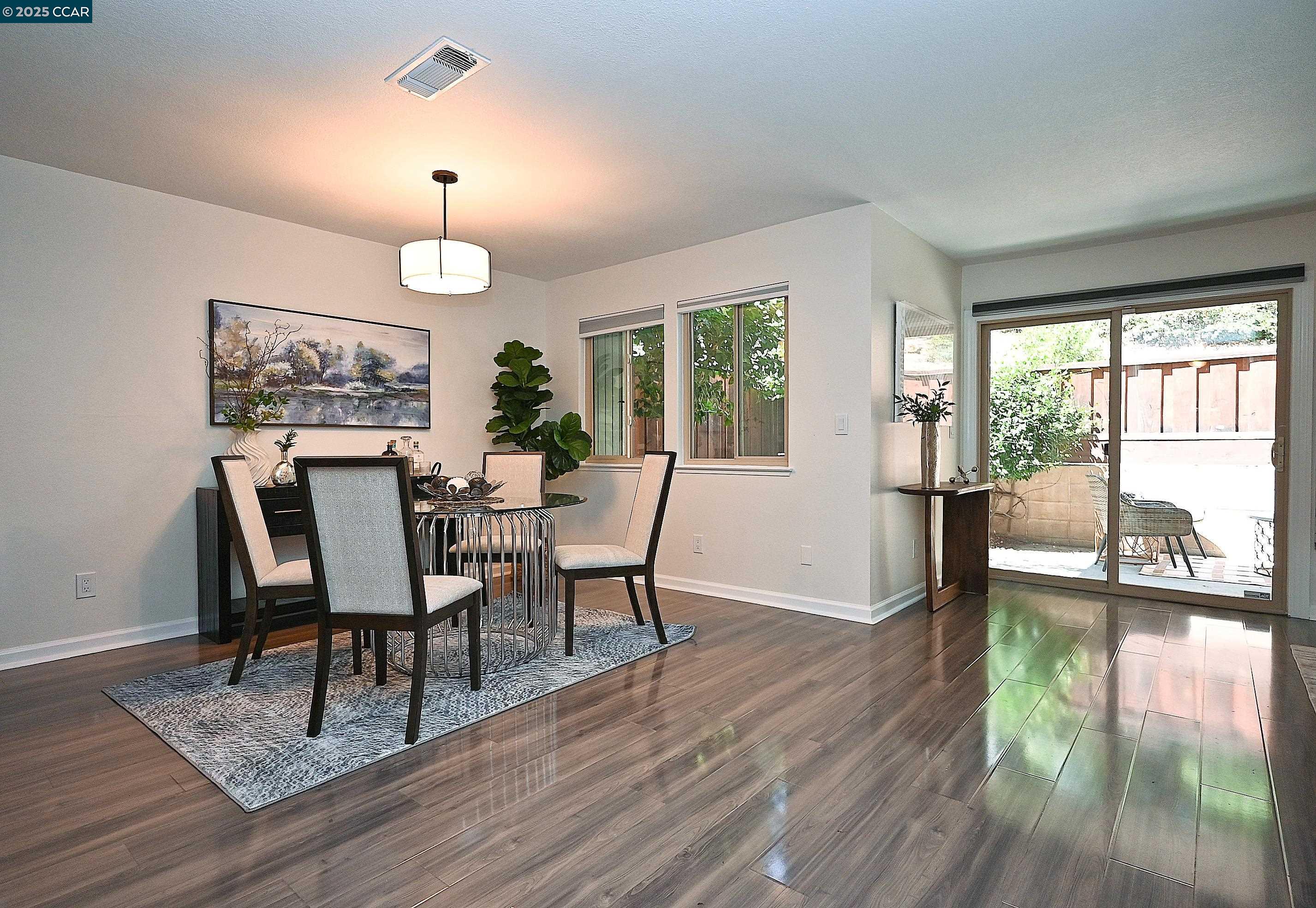 Detail Gallery Image 14 of 45 For 105 via Cabrera Lane, Martinez,  CA 94553 - 3 Beds | 2/1 Baths