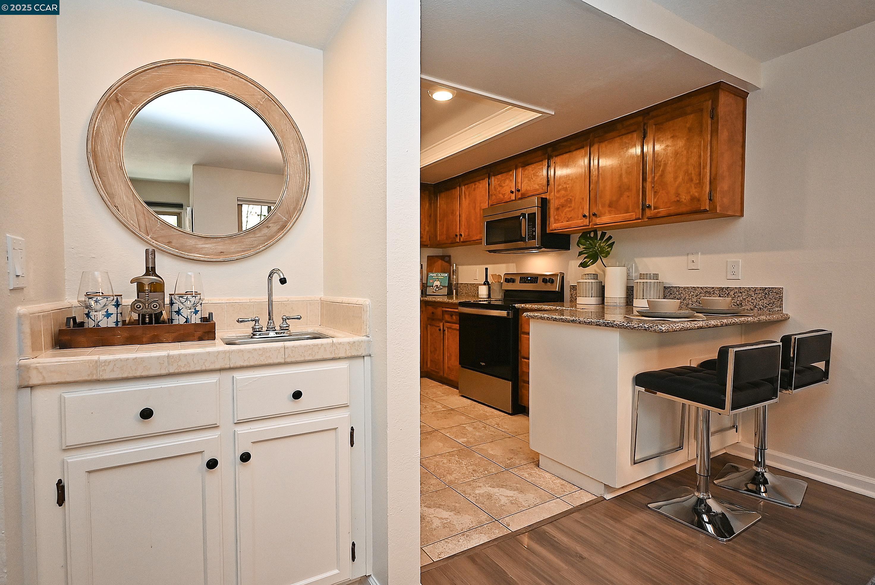 Detail Gallery Image 15 of 45 For 105 via Cabrera Lane, Martinez,  CA 94553 - 3 Beds | 2/1 Baths