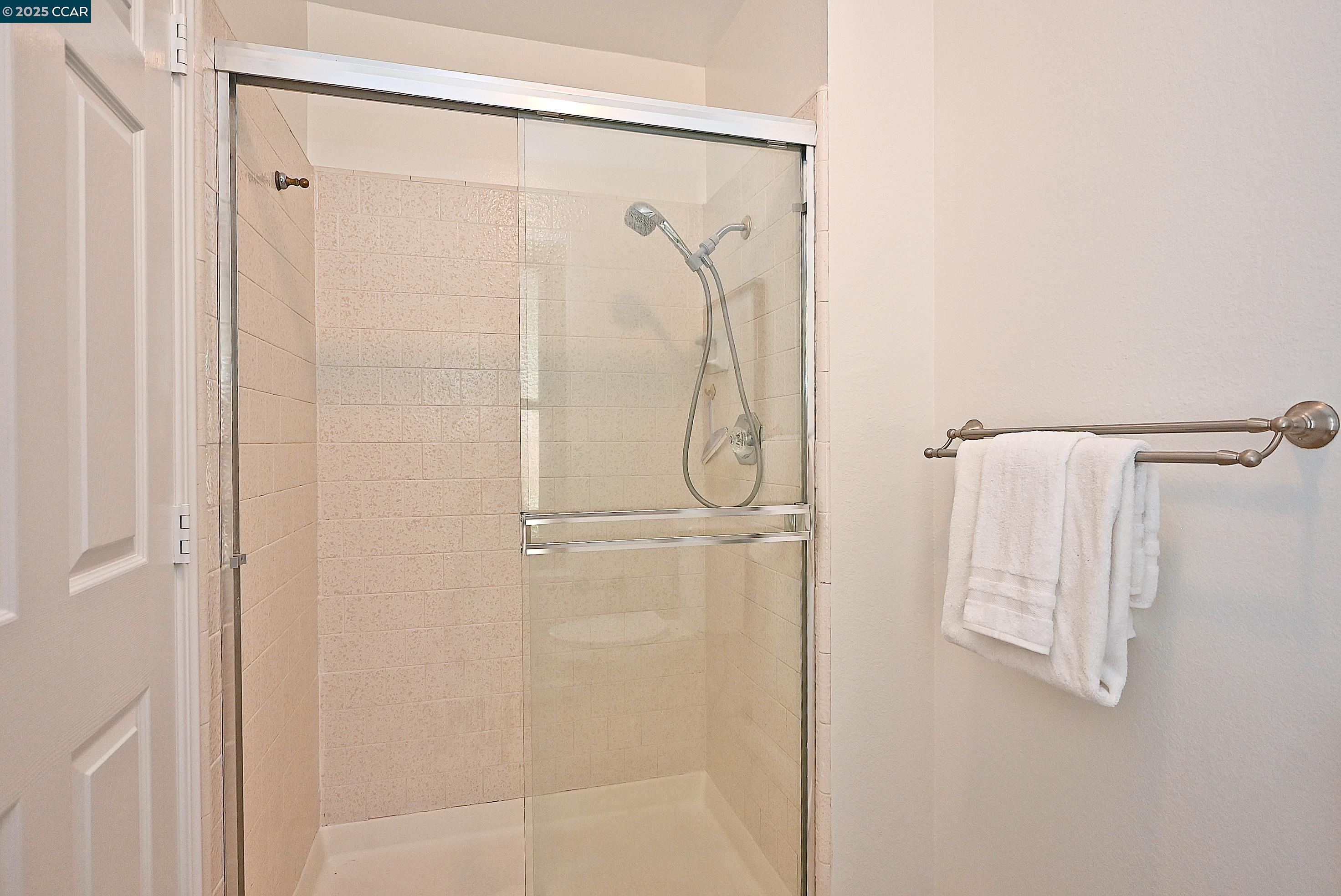 Detail Gallery Image 32 of 45 For 105 via Cabrera Lane, Martinez,  CA 94553 - 3 Beds | 2/1 Baths