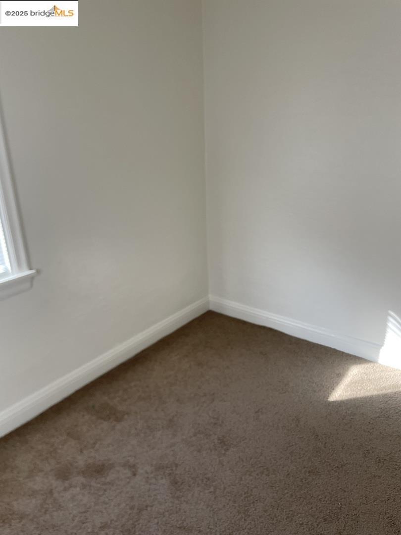 Detail Gallery Image 5 of 10 For 1441 88th Ave, Oakland,  CA 94621 - 2 Beds | 1 Baths