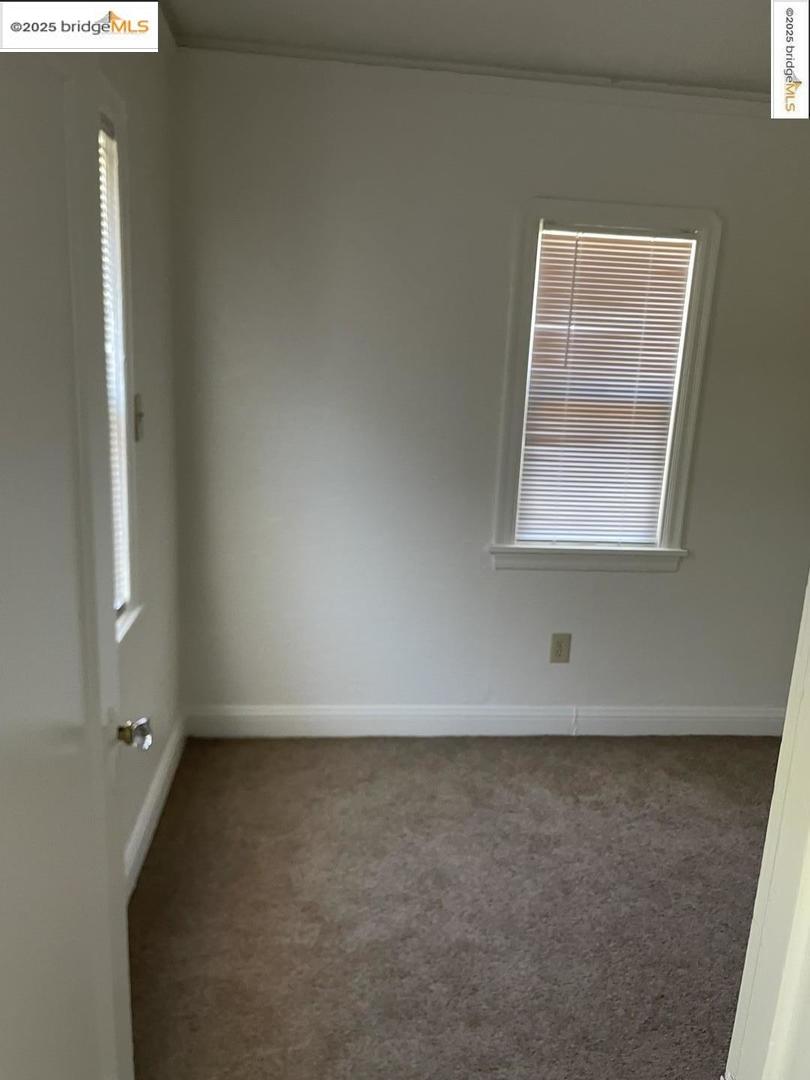 Detail Gallery Image 9 of 10 For 1441 88th Ave, Oakland,  CA 94621 - 2 Beds | 1 Baths
