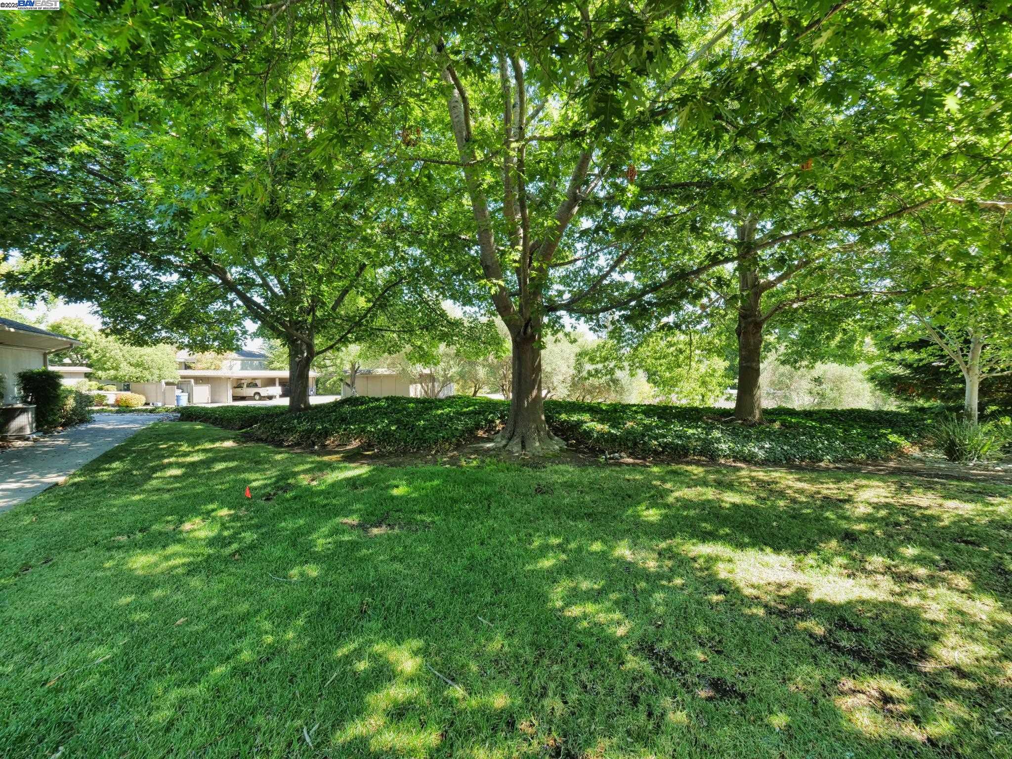Detail Gallery Image 33 of 47 For 1209 Oakmont Drive #1,  Walnut Creek,  CA 94595 - 2 Beds | 2 Baths