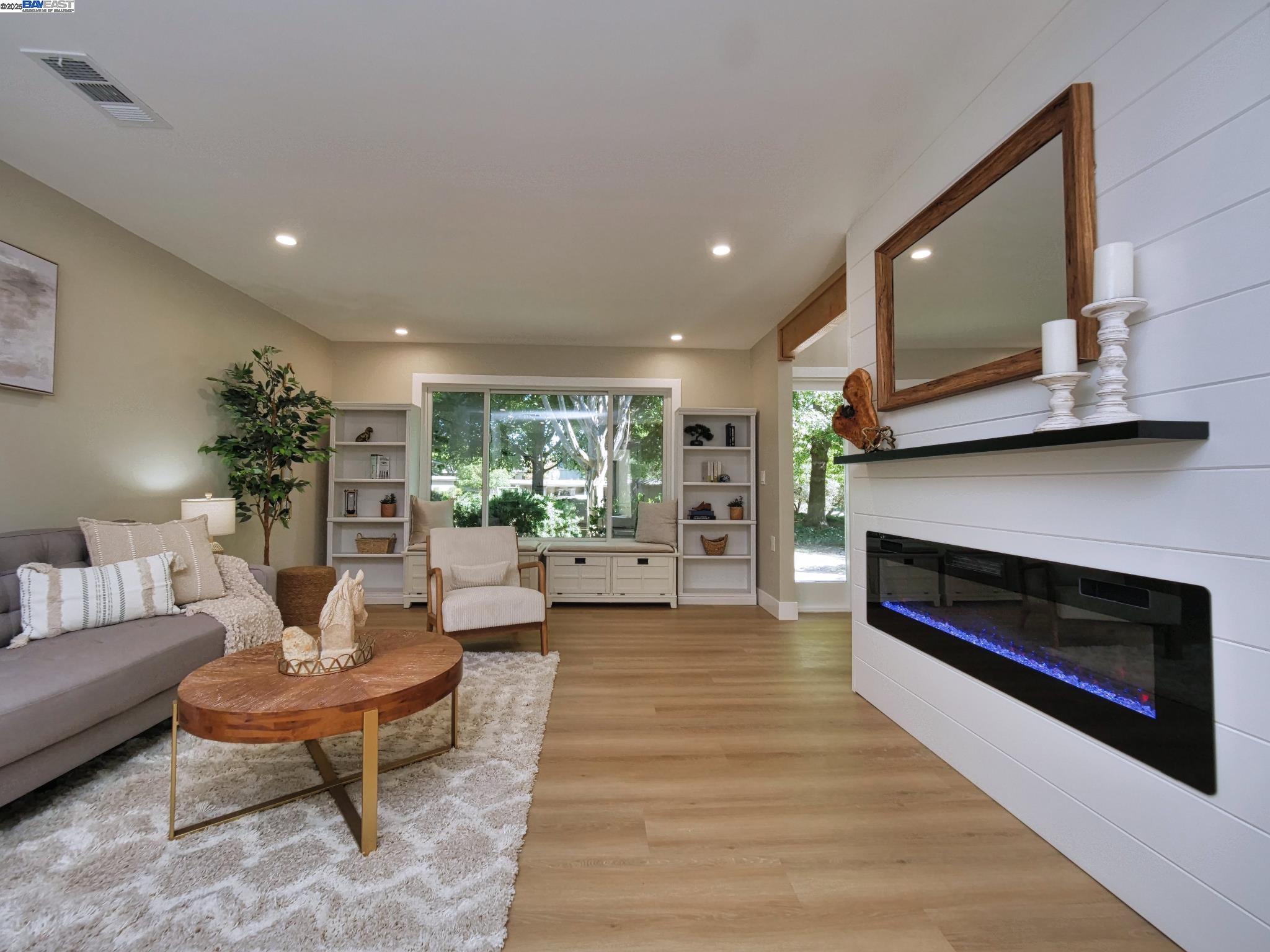 Detail Gallery Image 10 of 47 For 1209 Oakmont Drive #1,  Walnut Creek,  CA 94595 - 2 Beds | 2 Baths
