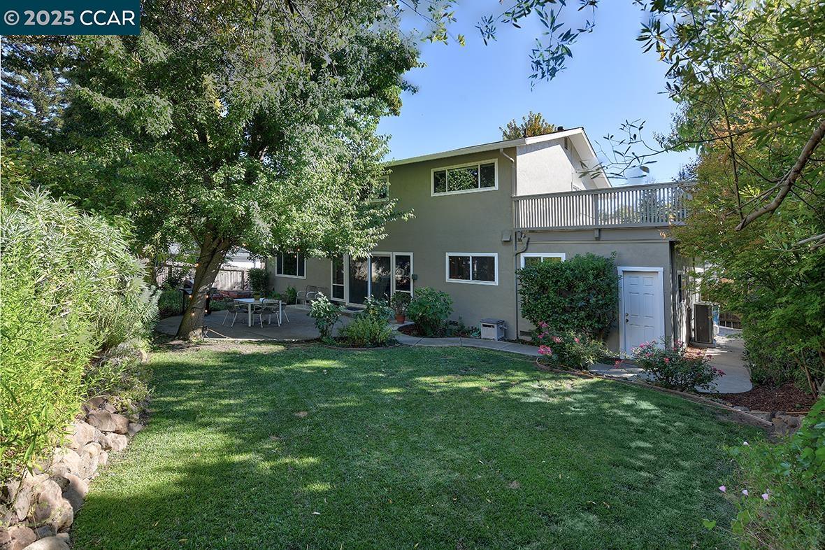 Detail Gallery Image 2 of 59 For 235 Appalachian Dr, Martinez,  CA 94553 - 5 Beds | 2/1 Baths