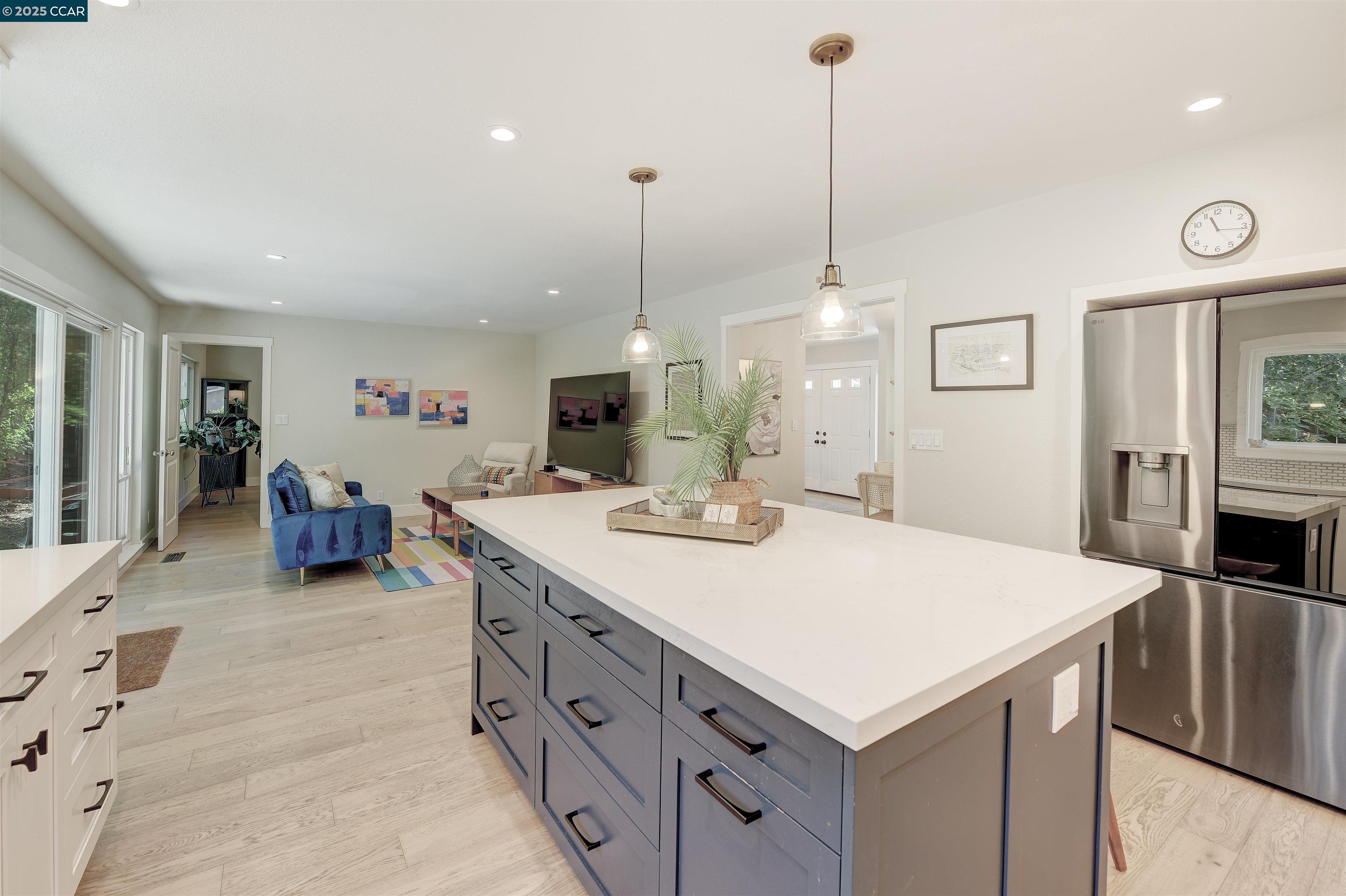 Detail Gallery Image 19 of 59 For 235 Appalachian Dr, Martinez,  CA 94553 - 5 Beds | 2/1 Baths