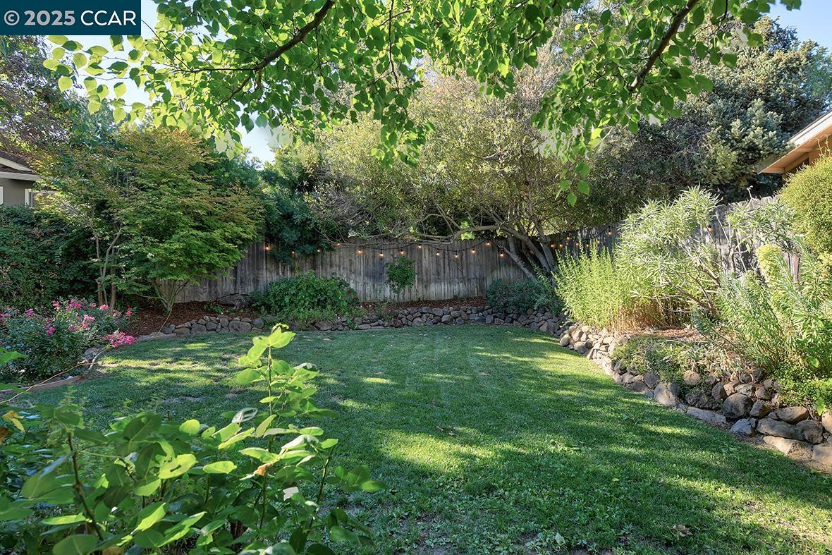 Detail Gallery Image 38 of 59 For 235 Appalachian Dr, Martinez,  CA 94553 - 5 Beds | 2/1 Baths