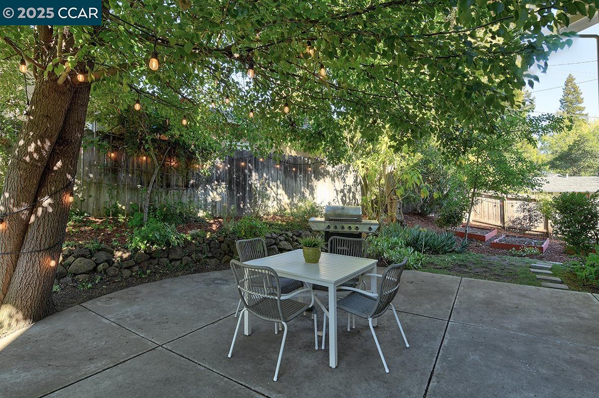 Detail Gallery Image 40 of 59 For 235 Appalachian Dr, Martinez,  CA 94553 - 5 Beds | 2/1 Baths