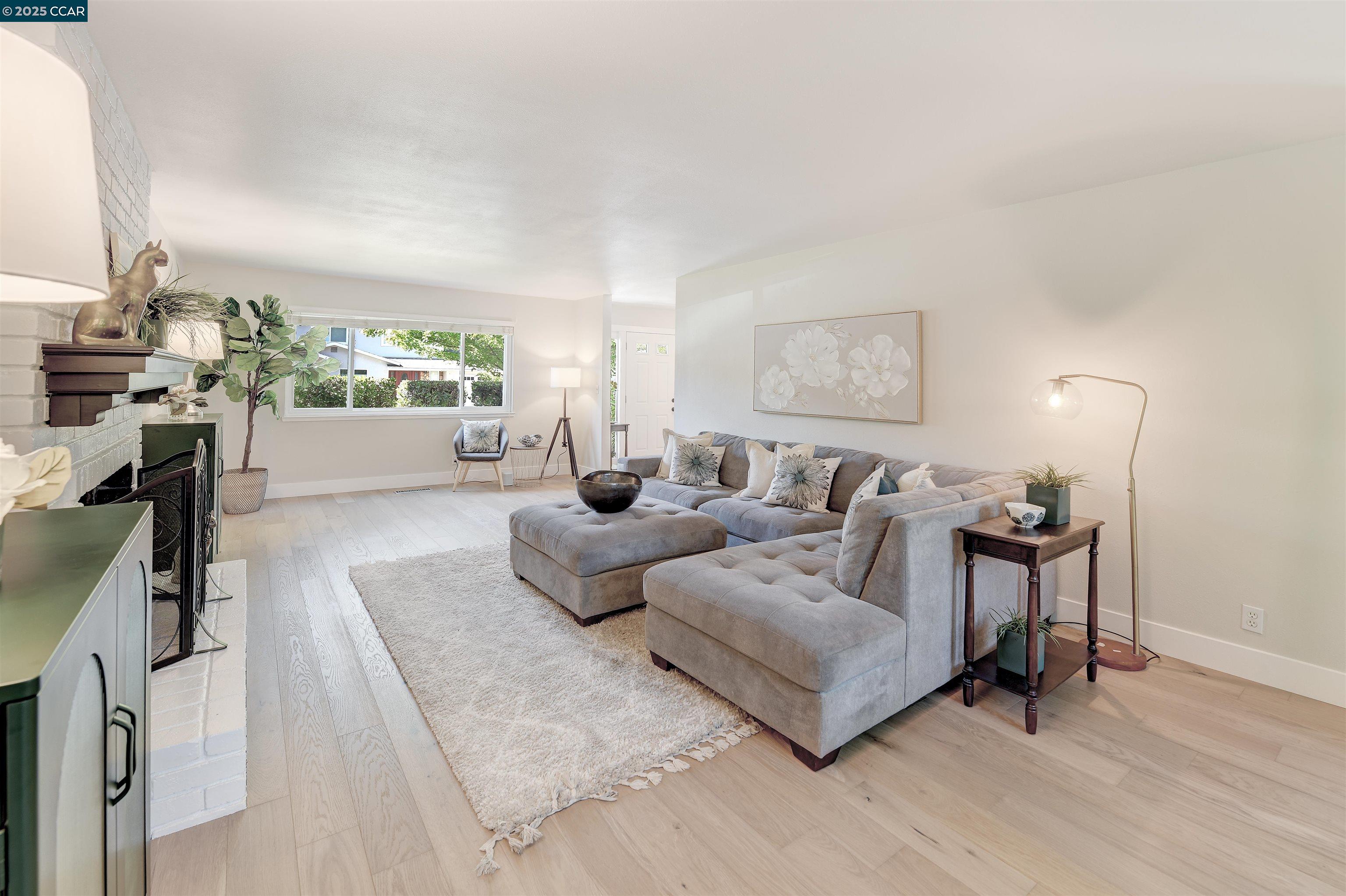 Detail Gallery Image 8 of 59 For 235 Appalachian Dr, Martinez,  CA 94553 - 5 Beds | 2/1 Baths