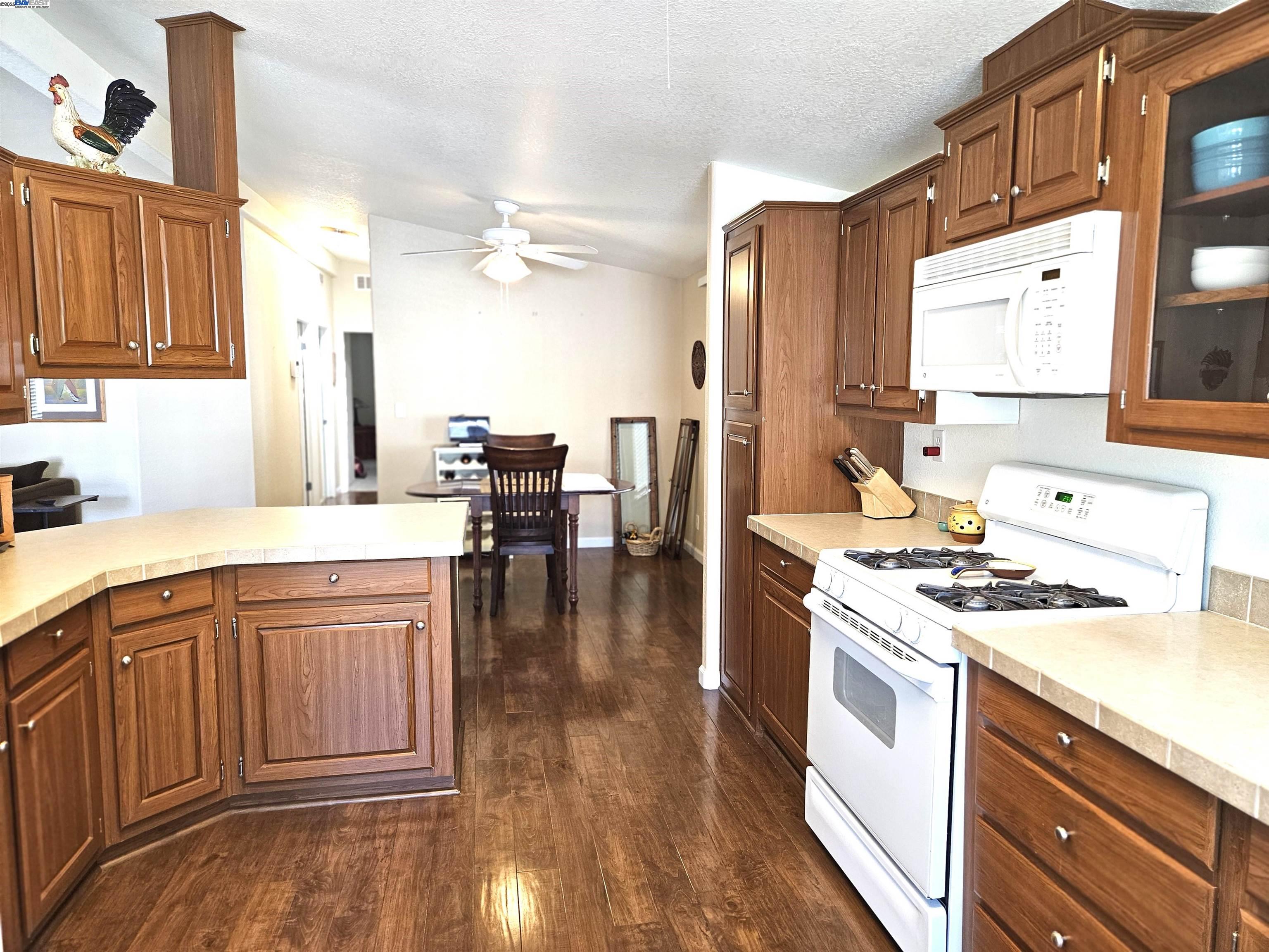 Detail Gallery Image 4 of 22 For 3231 Vineyard Ave #29,  Pleasanton,  CA 94566 - 3 Beds | 2 Baths